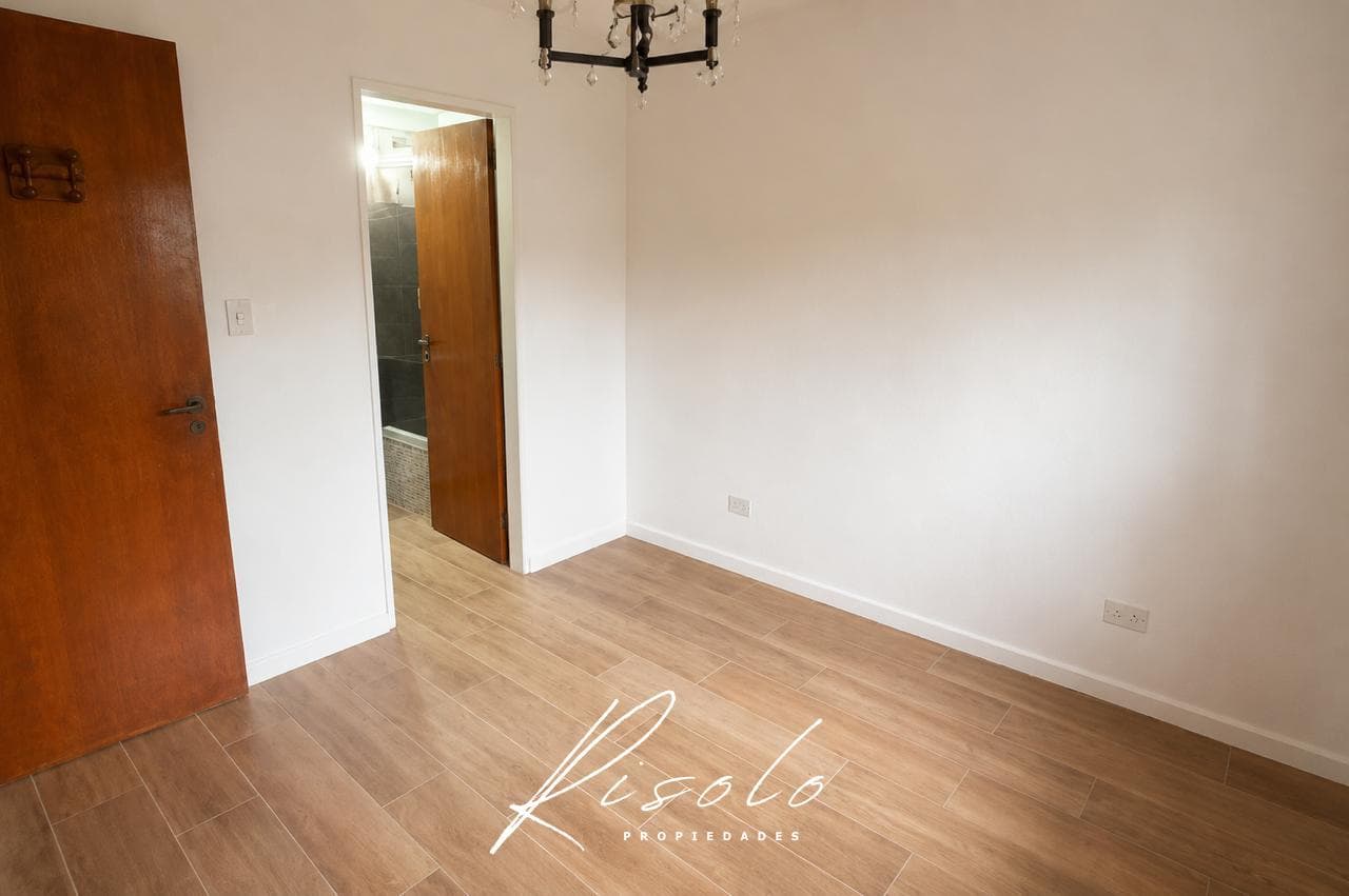Olivos Rentals - Beautiful Duplex, Fully Renovated, with Deck, Grill, and Playroom