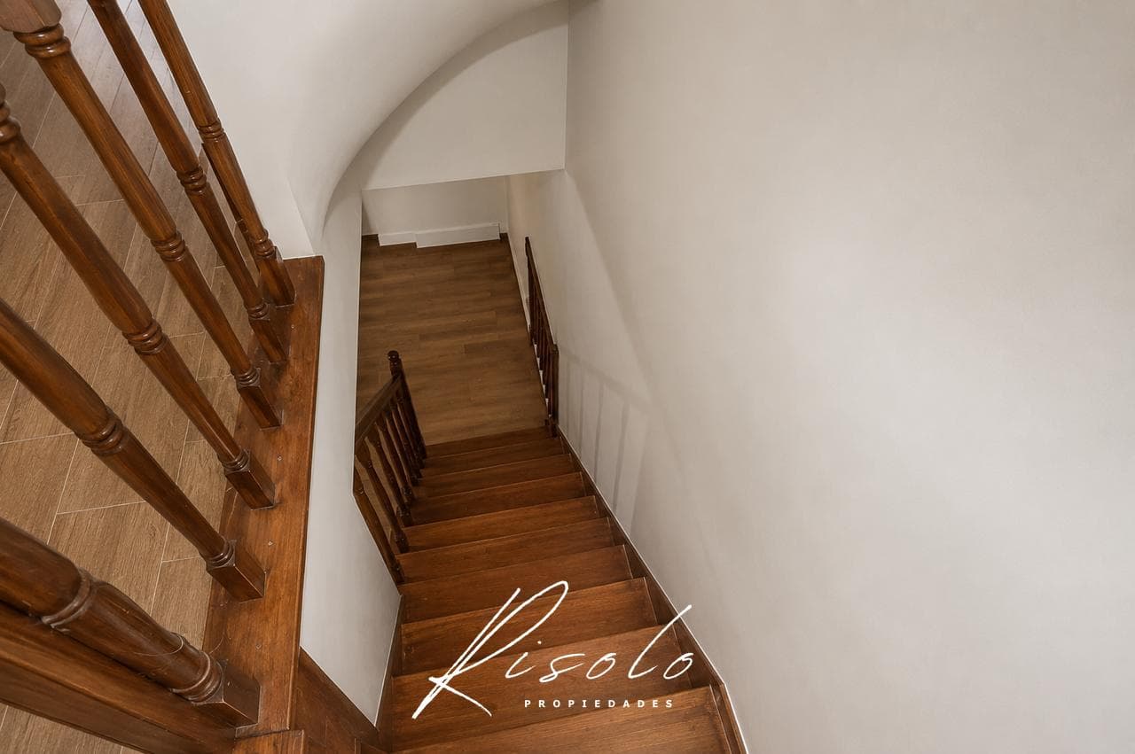 Olivos Rentals - Beautiful Duplex, Fully Renovated, with Deck, Grill, and Playroom