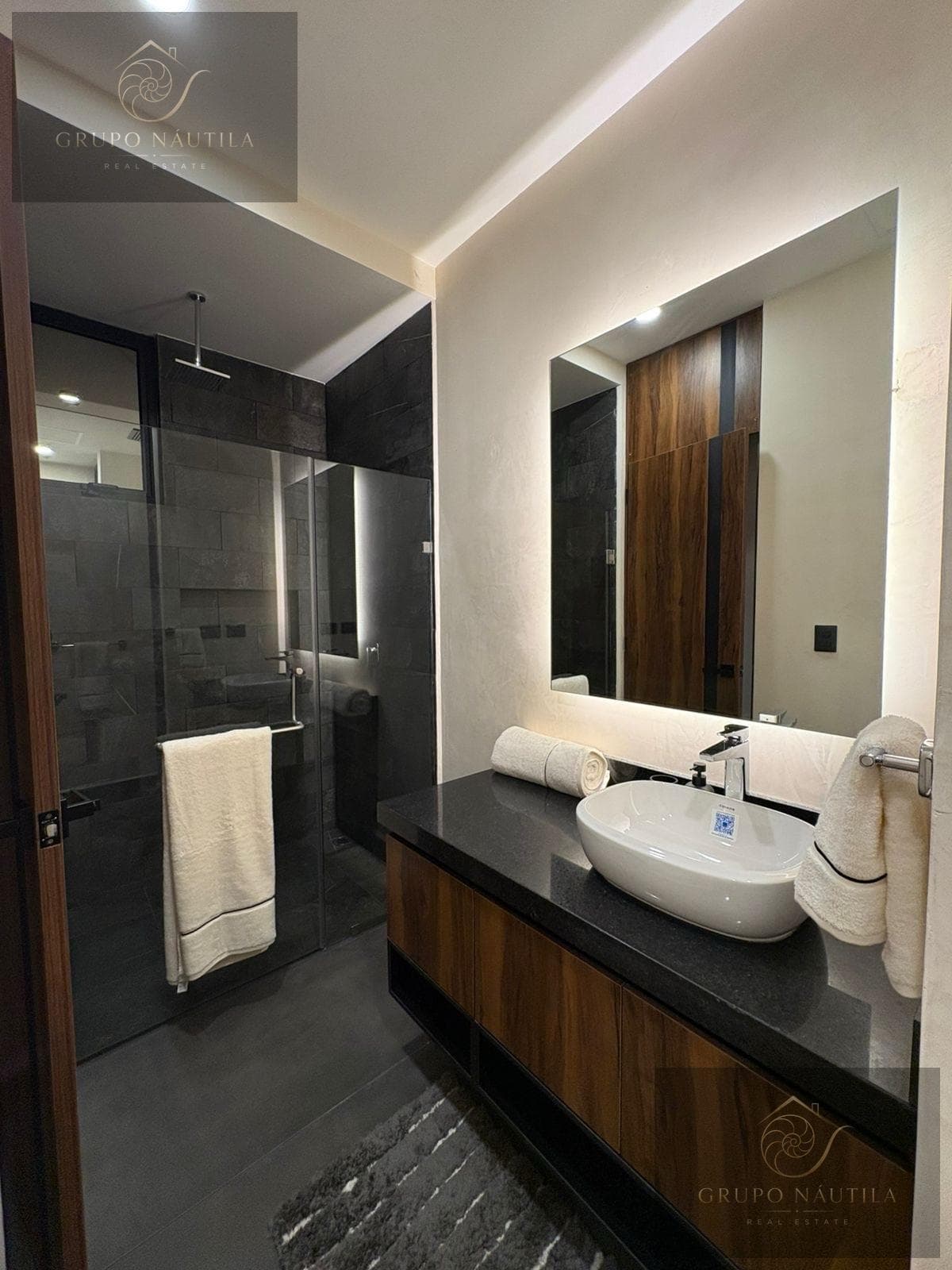 Apartment for Sale on Prol. La Luna