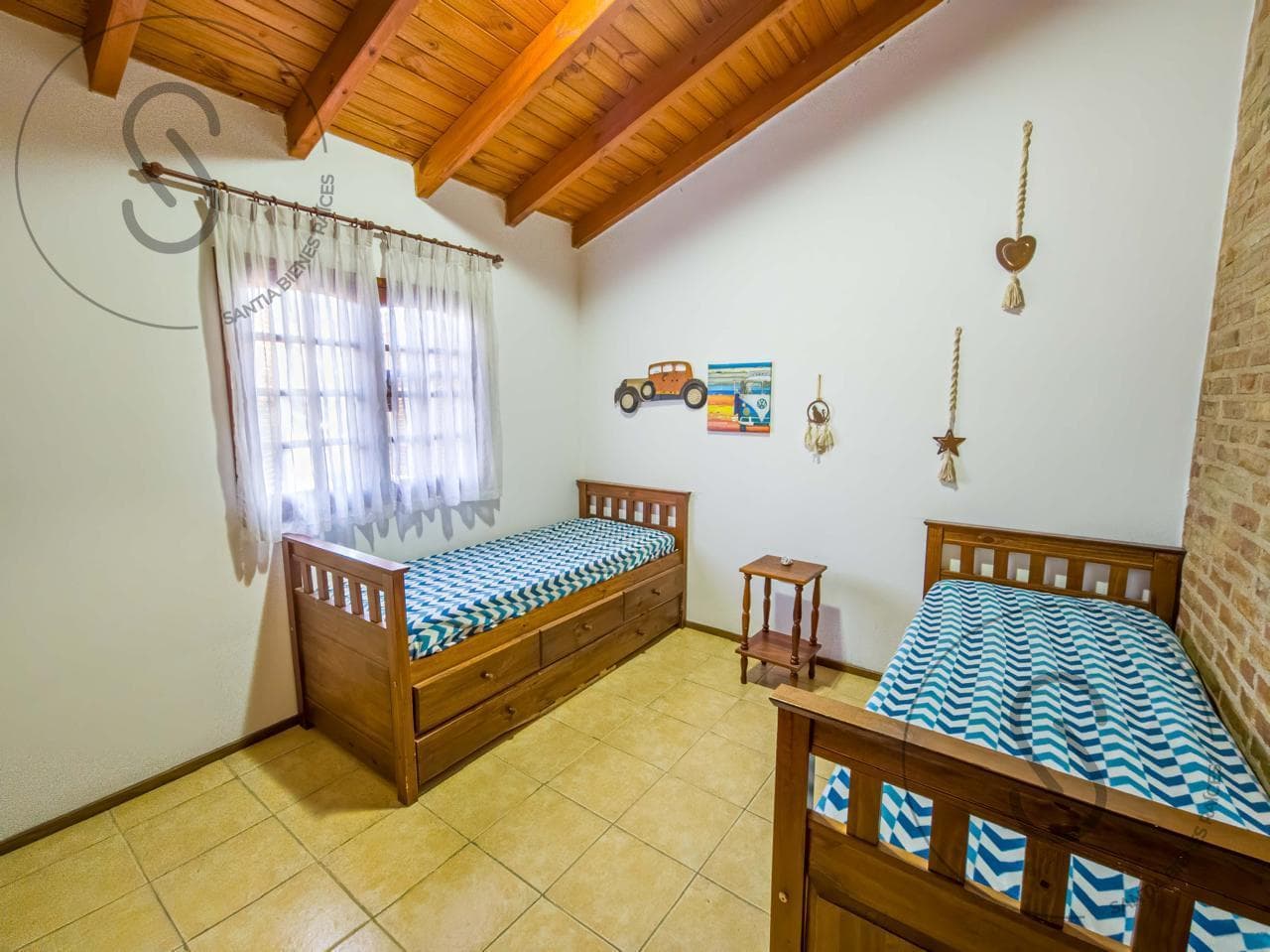 House in Villa Belgrano, 3 Bedrooms, Eligible for Financing