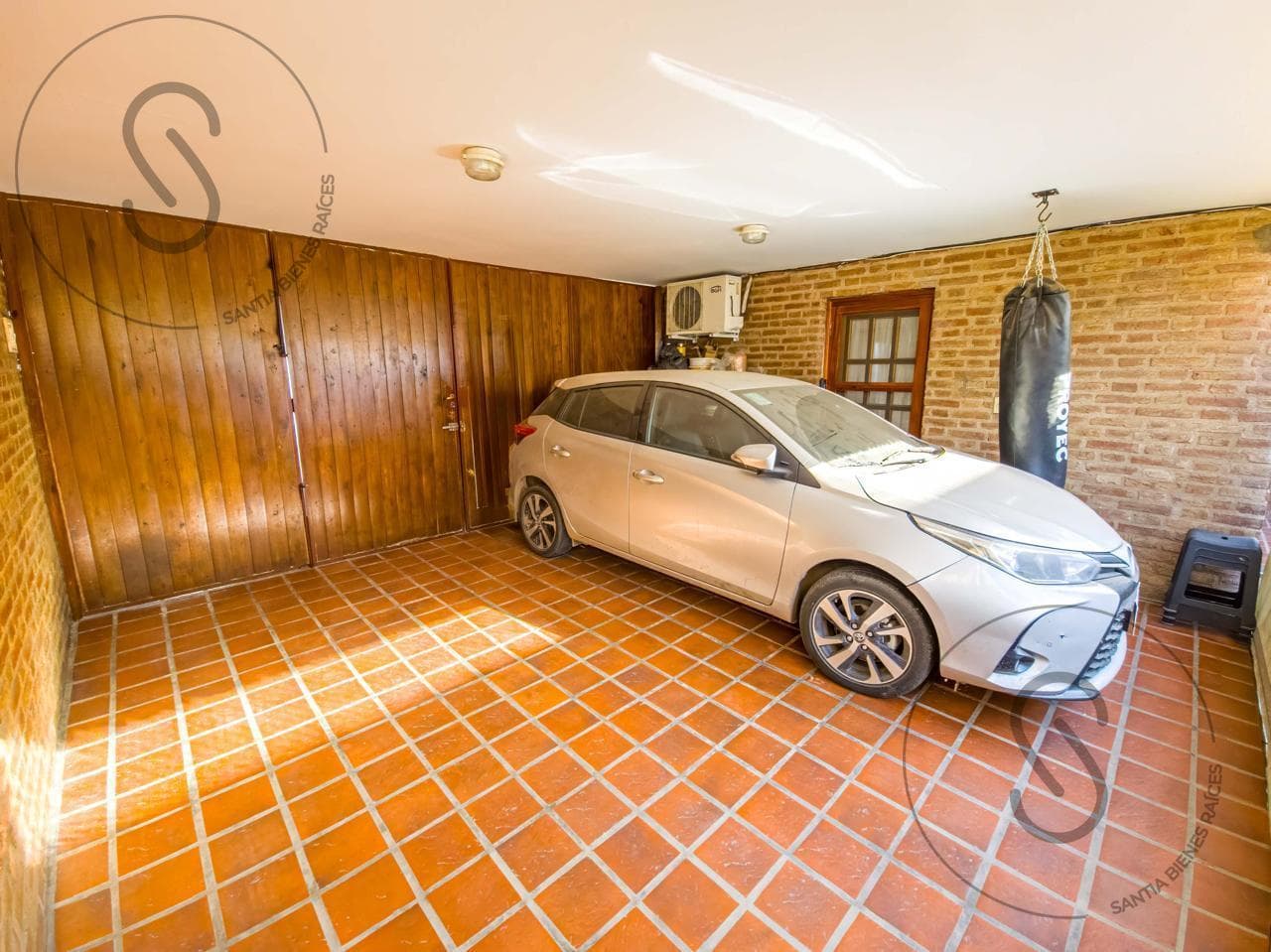 House in Villa Belgrano, 3 Bedrooms, Eligible for Financing