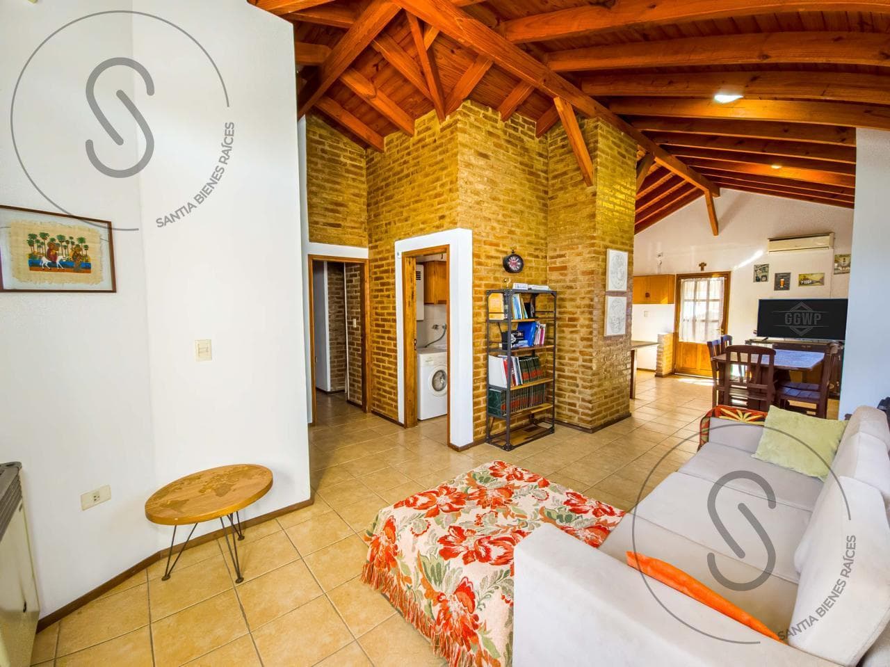 House in Villa Belgrano, 3 Bedrooms, Eligible for Financing
