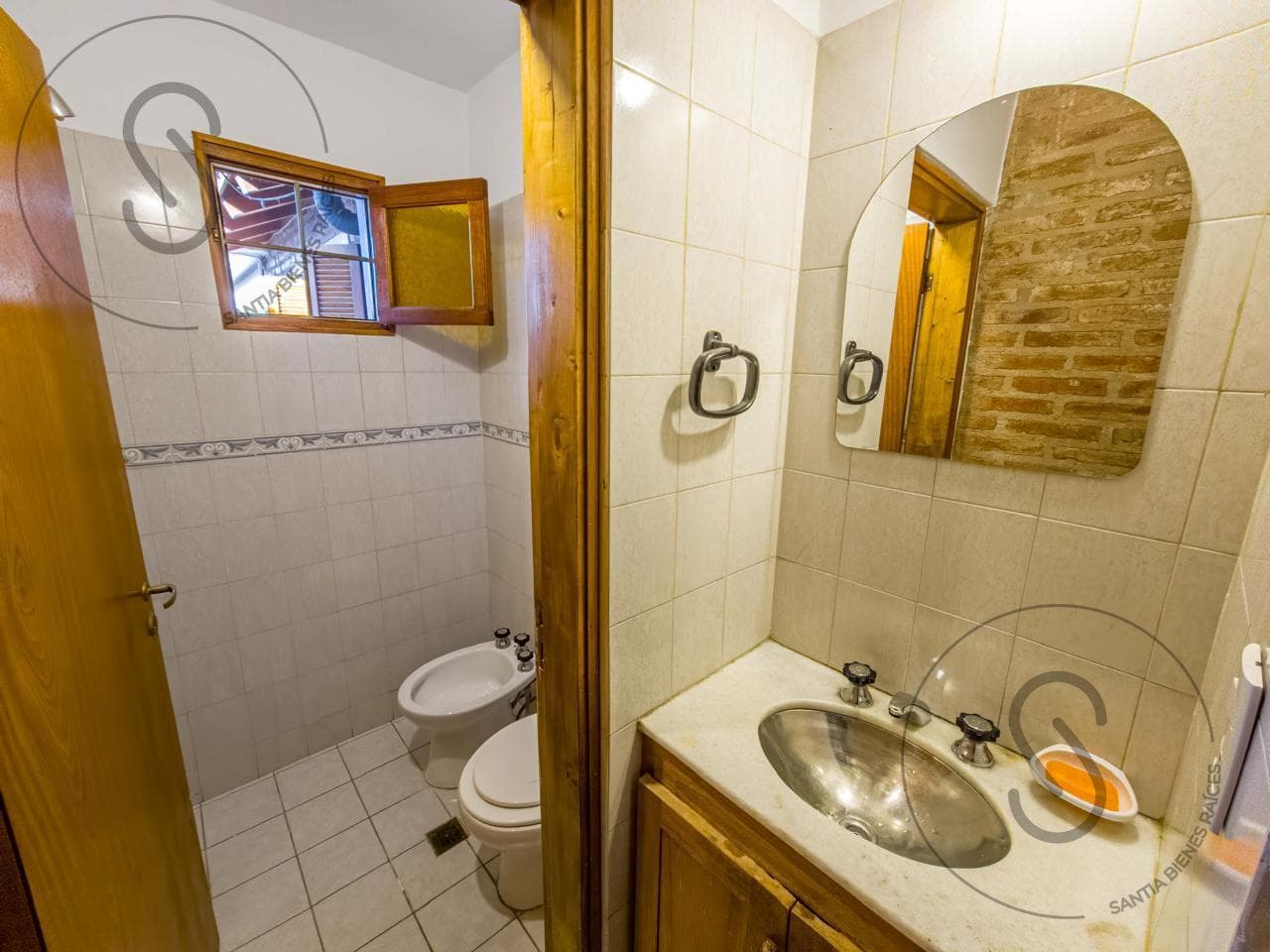 House in Villa Belgrano, 3 Bedrooms, Eligible for Financing