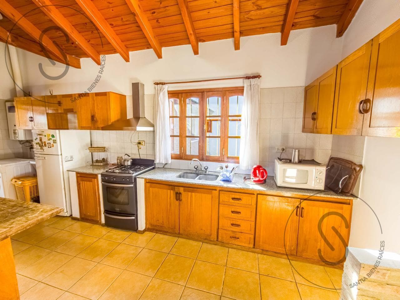 House in Villa Belgrano, 3 Bedrooms, Eligible for Financing