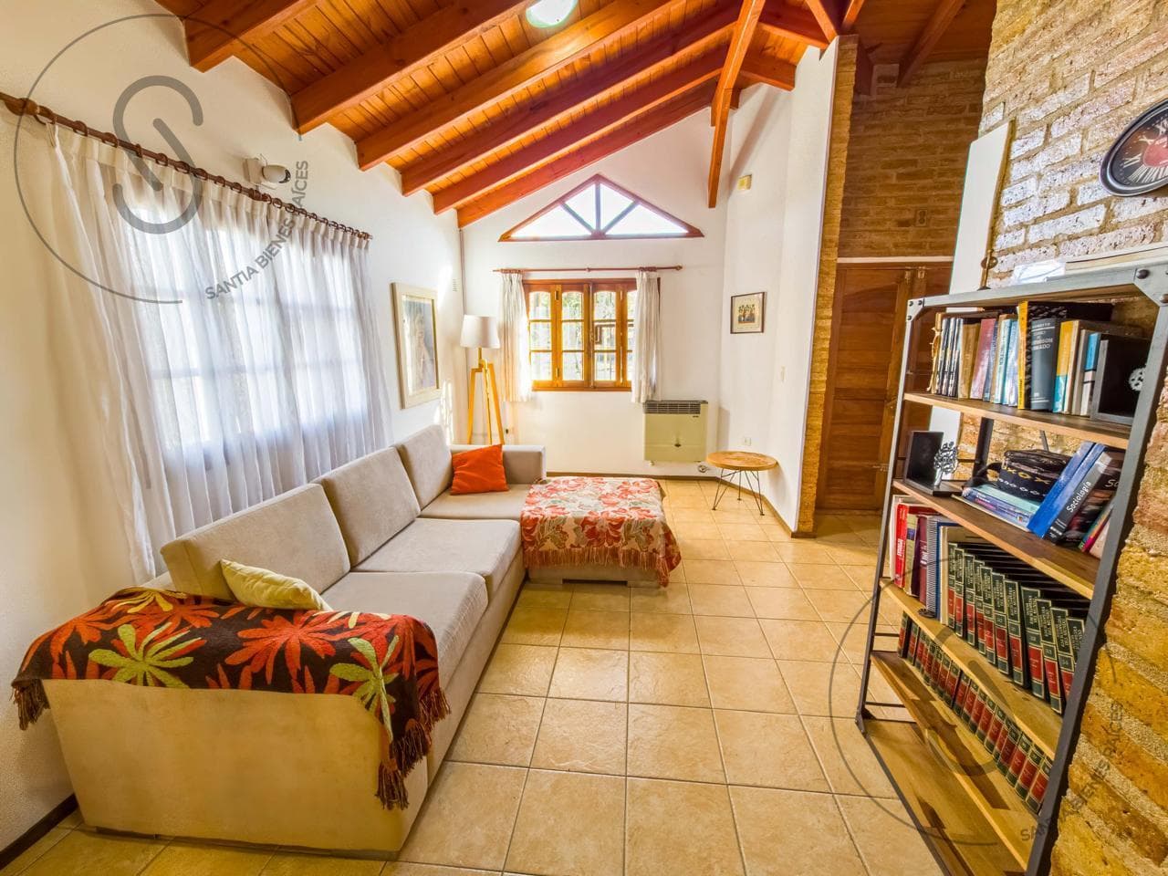 House in Villa Belgrano, 3 Bedrooms, Eligible for Financing