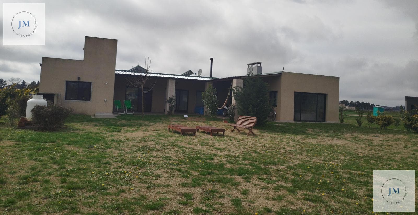 5-ROOM HOUSE FOR SALE IN THE TRES PINOS NEIGHBORHOOD