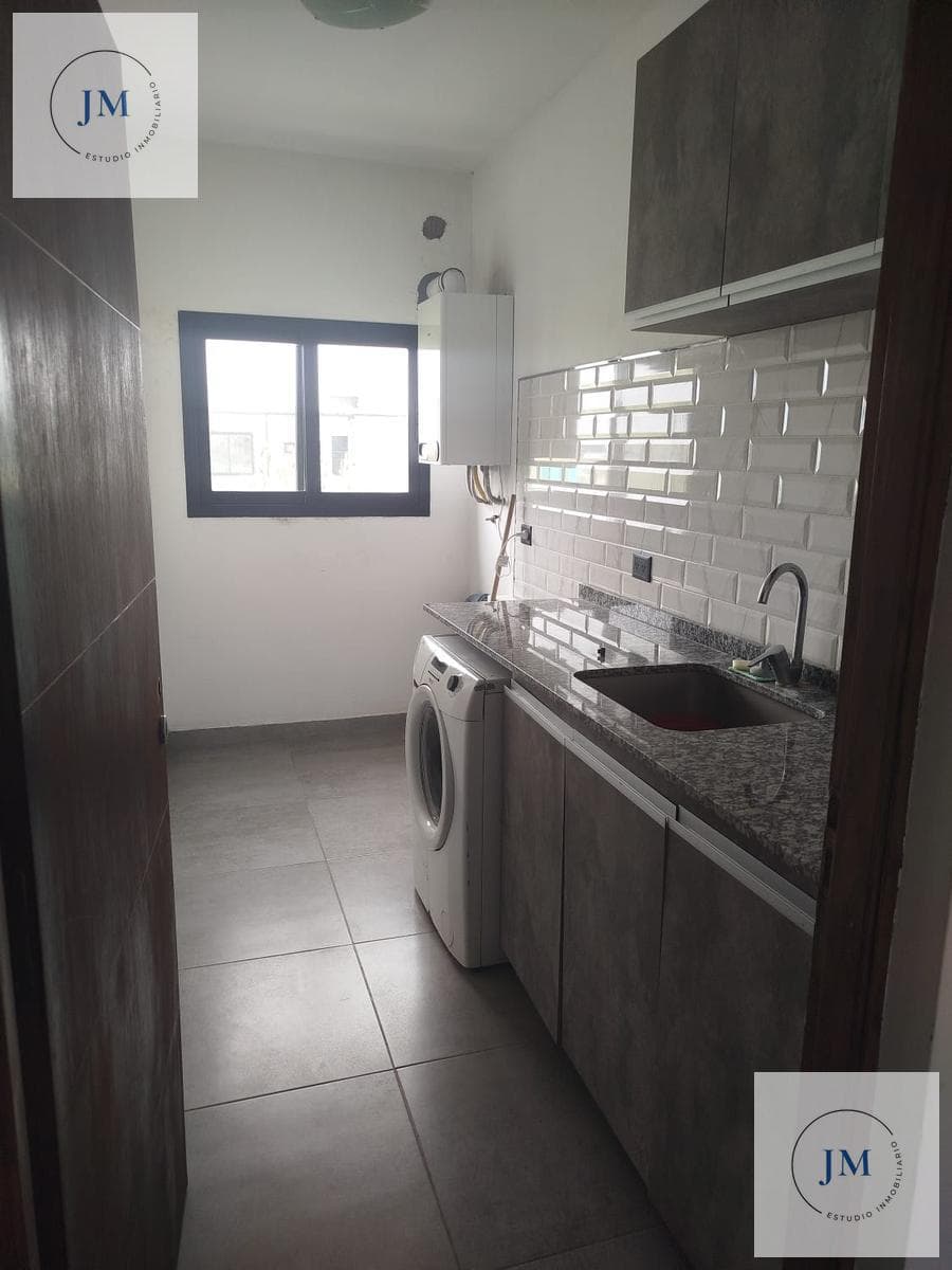 5-ROOM HOUSE FOR SALE IN THE TRES PINOS NEIGHBORHOOD