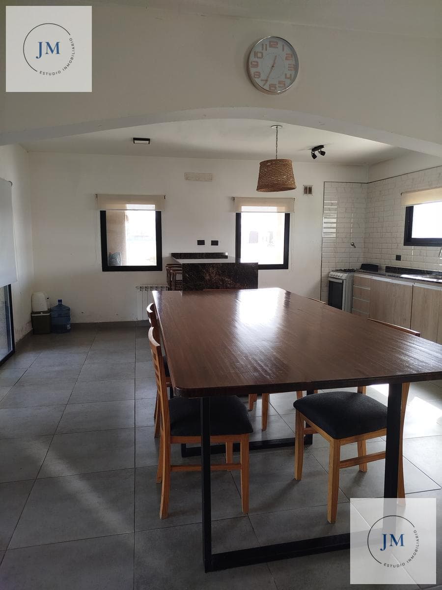 5-ROOM HOUSE FOR SALE IN THE TRES PINOS NEIGHBORHOOD