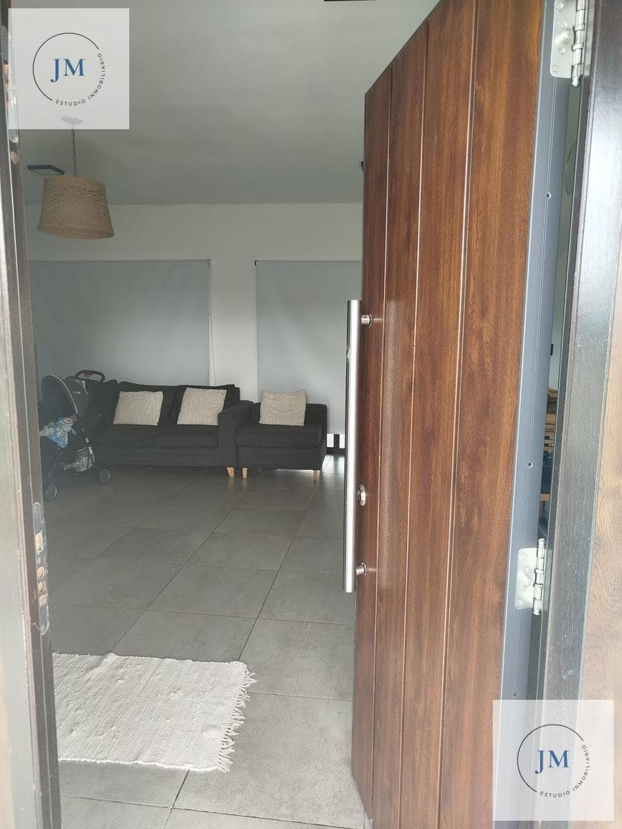 5-ROOM HOUSE FOR SALE IN THE TRES PINOS NEIGHBORHOOD