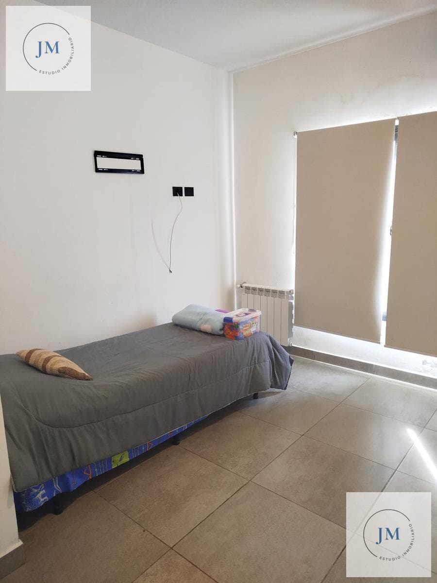 5-ROOM HOUSE FOR SALE IN THE TRES PINOS NEIGHBORHOOD