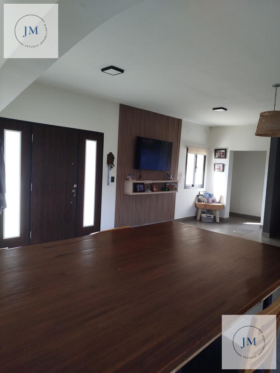 5-ROOM HOUSE FOR SALE IN THE TRES PINOS NEIGHBORHOOD