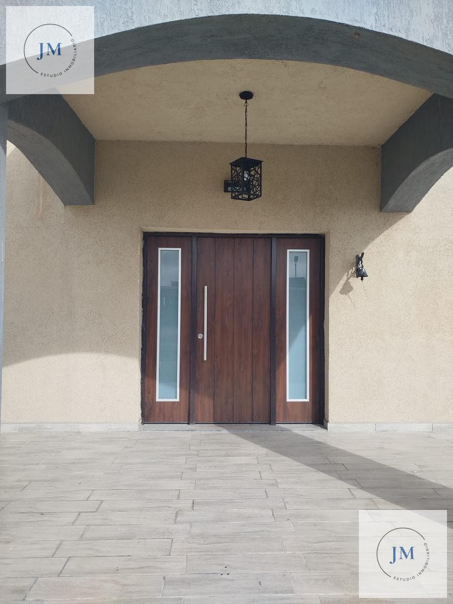 5-ROOM HOUSE FOR SALE IN THE TRES PINOS NEIGHBORHOOD