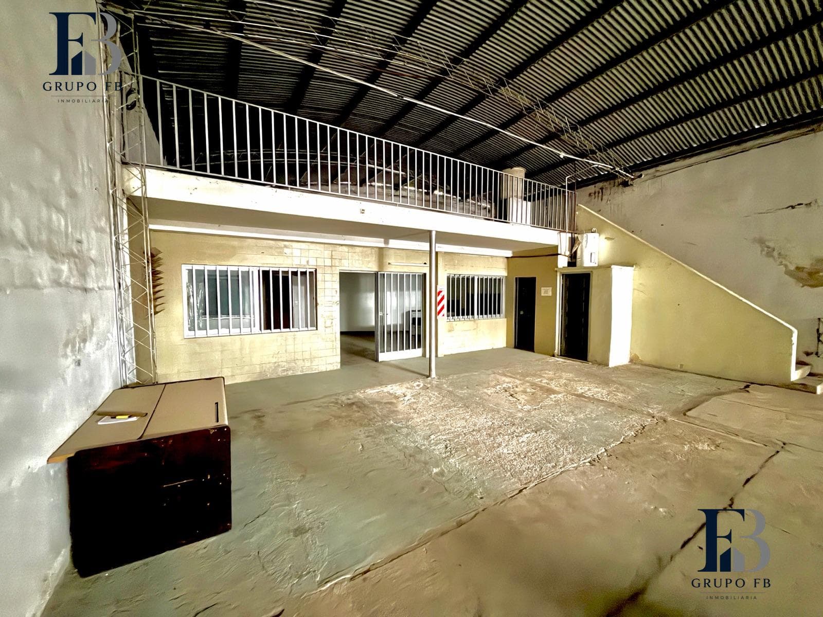 300 m² Warehouse for Rent with Office