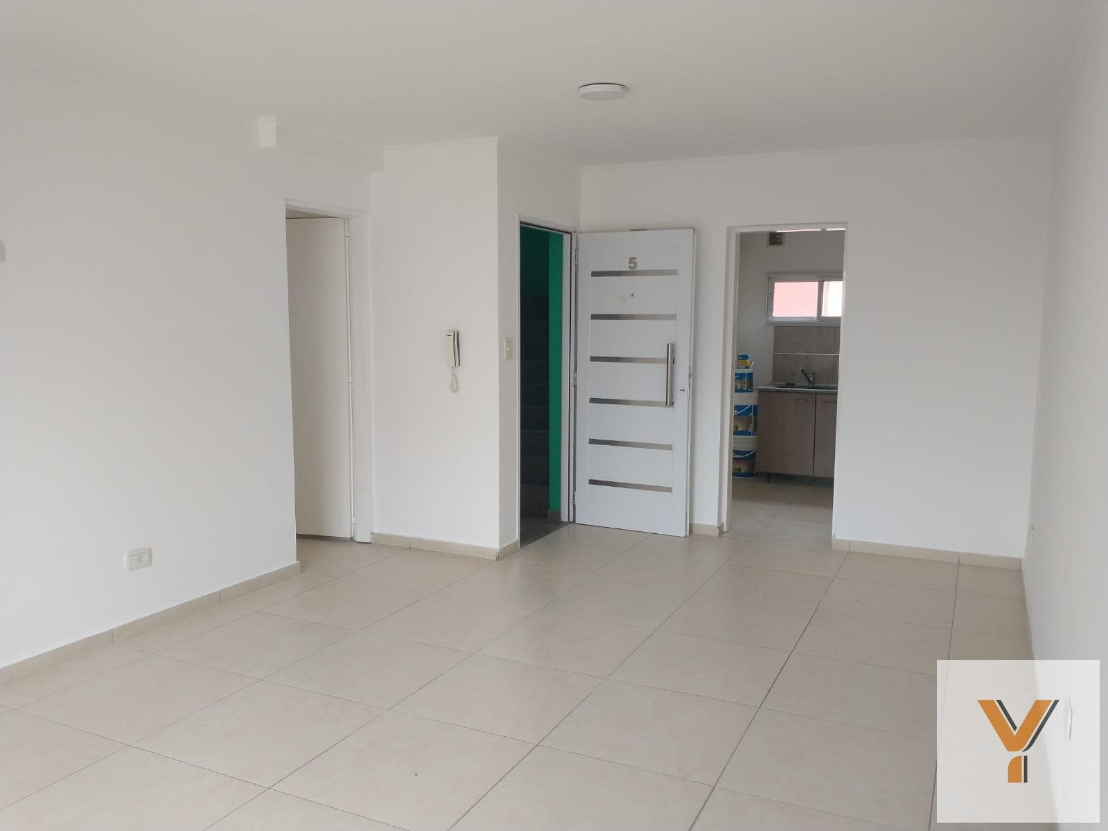 Apartment for Rent - 2 Bedrooms, Balcony, and Parking Space - 63 m² - Tandil