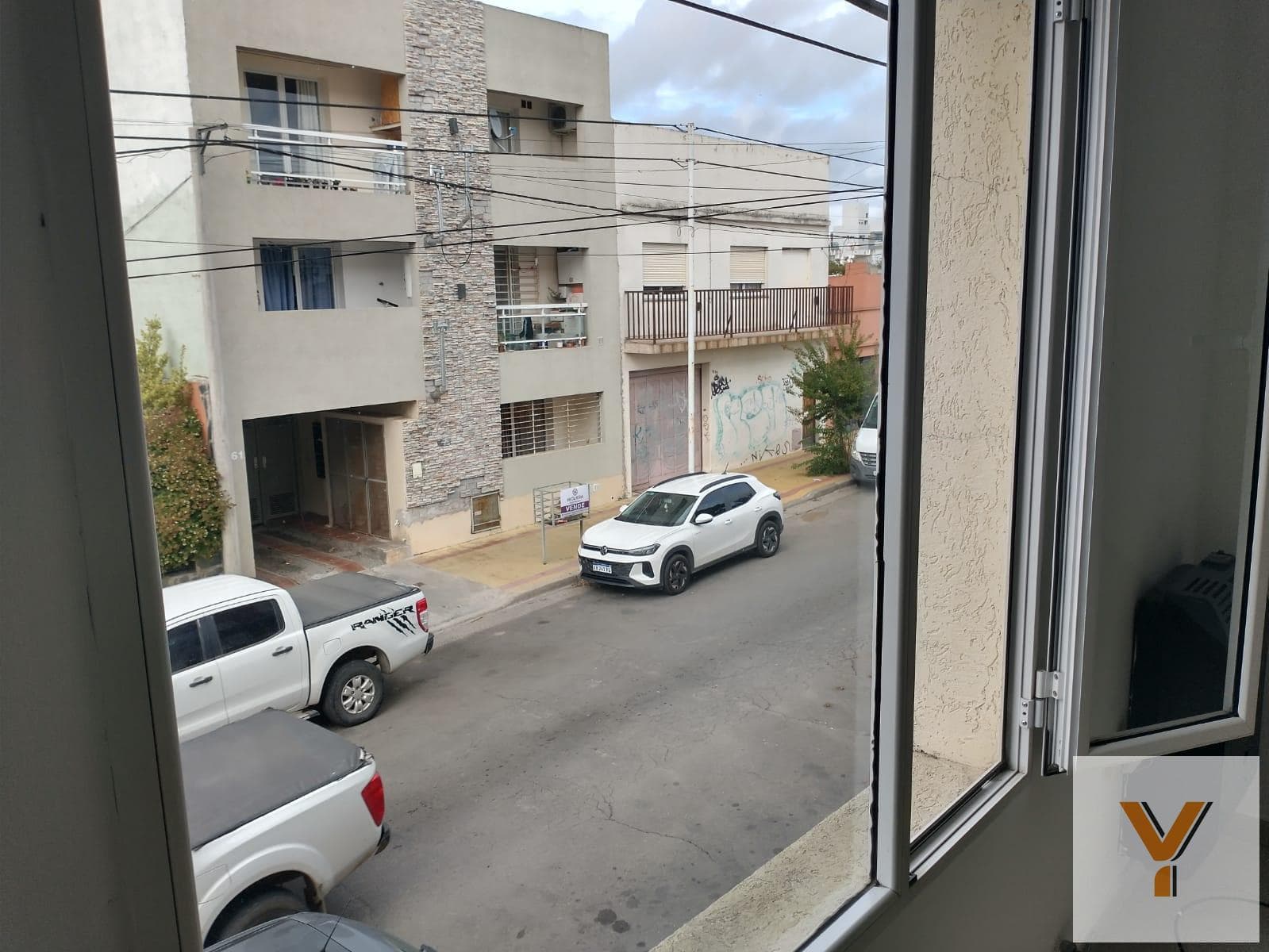 Apartment for Rent - 2 Bedrooms, Balcony, and Parking Space - 63 m² - Tandil