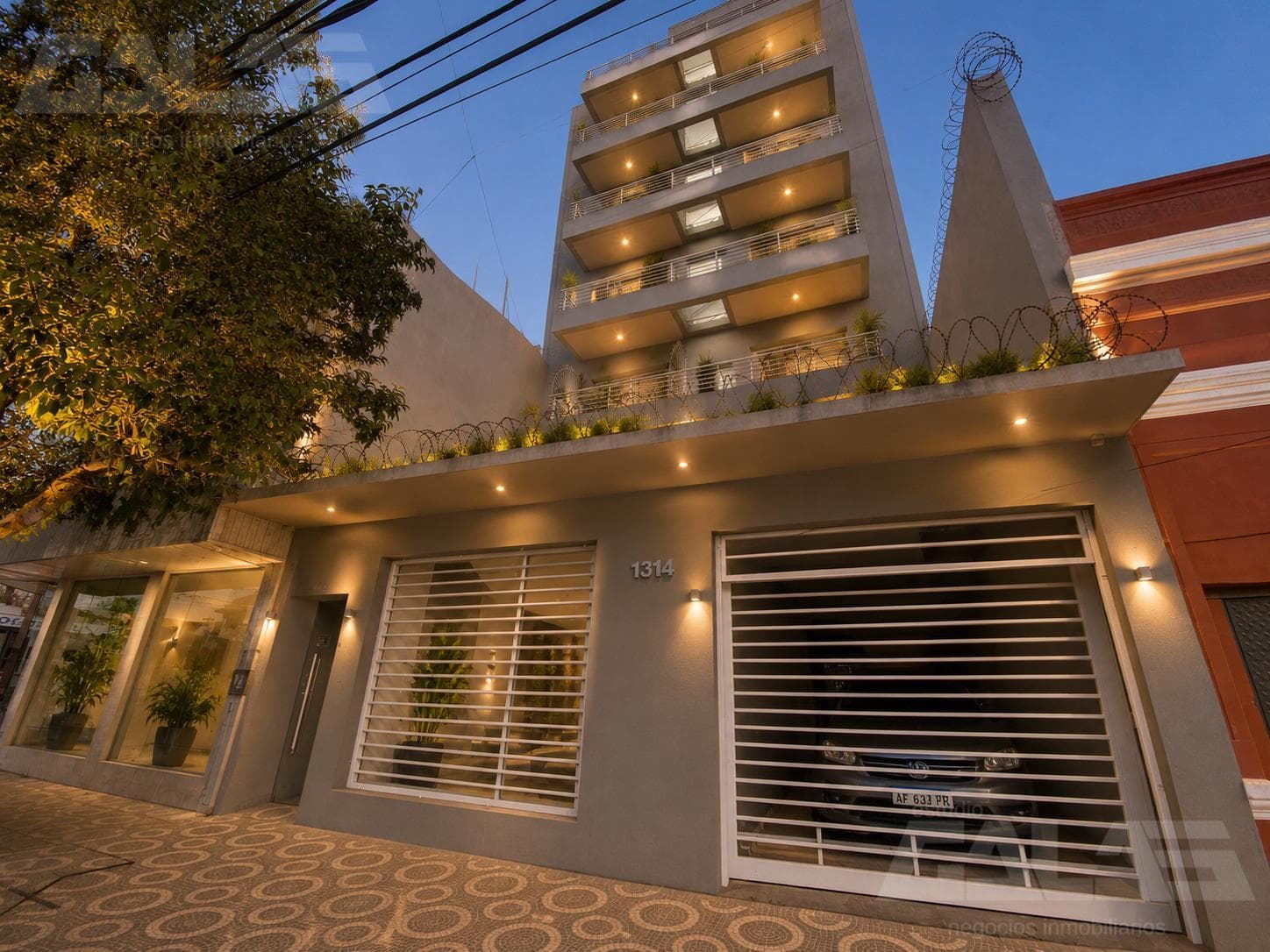 Bright, premium studio apartment with an exclusive 35 m² terrace, 40 m² of covered space, and the entire sixth floor