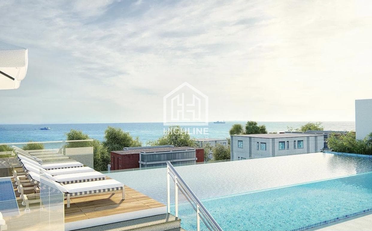 2-BEDROOM APARTMENT IN PLAYA DEL CARMEN FOR SALE, ROOFTOP, POOL, 2 STREETS FROM THE CARIBBEAN SEA