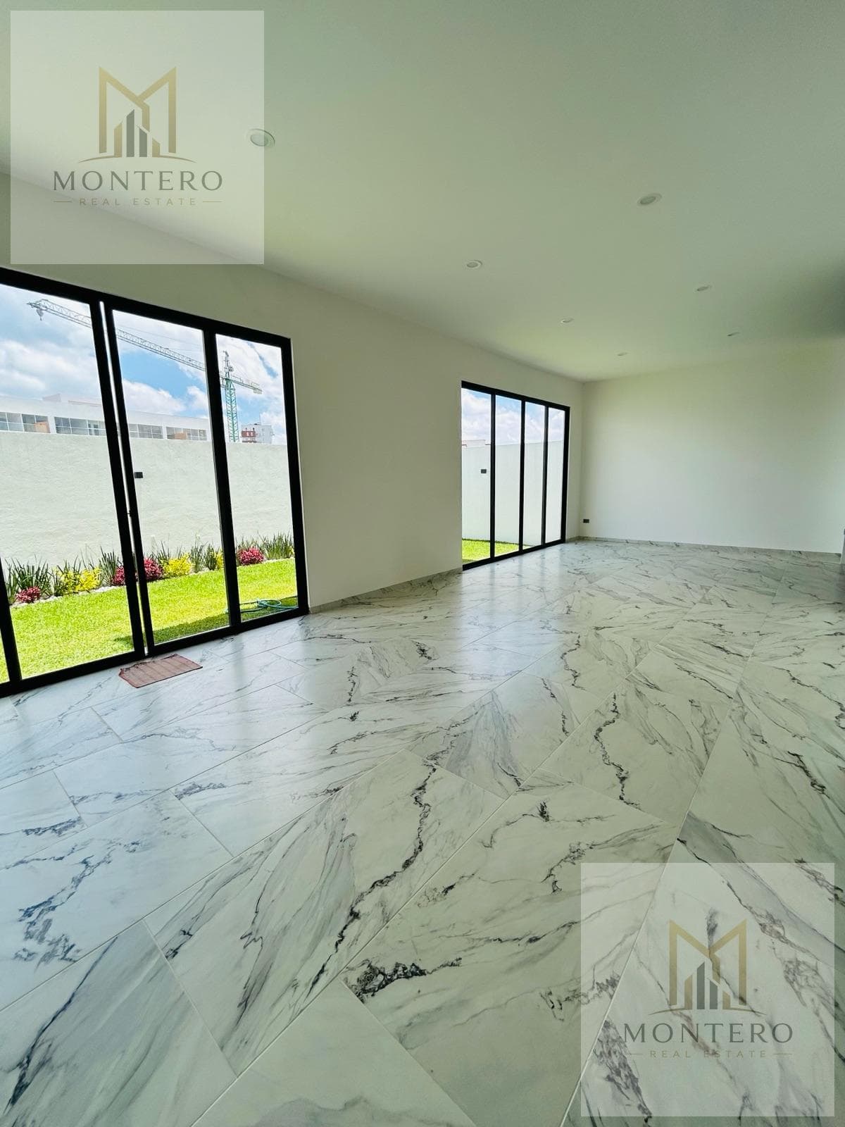House - Lomas de Angelópolis Subdivision