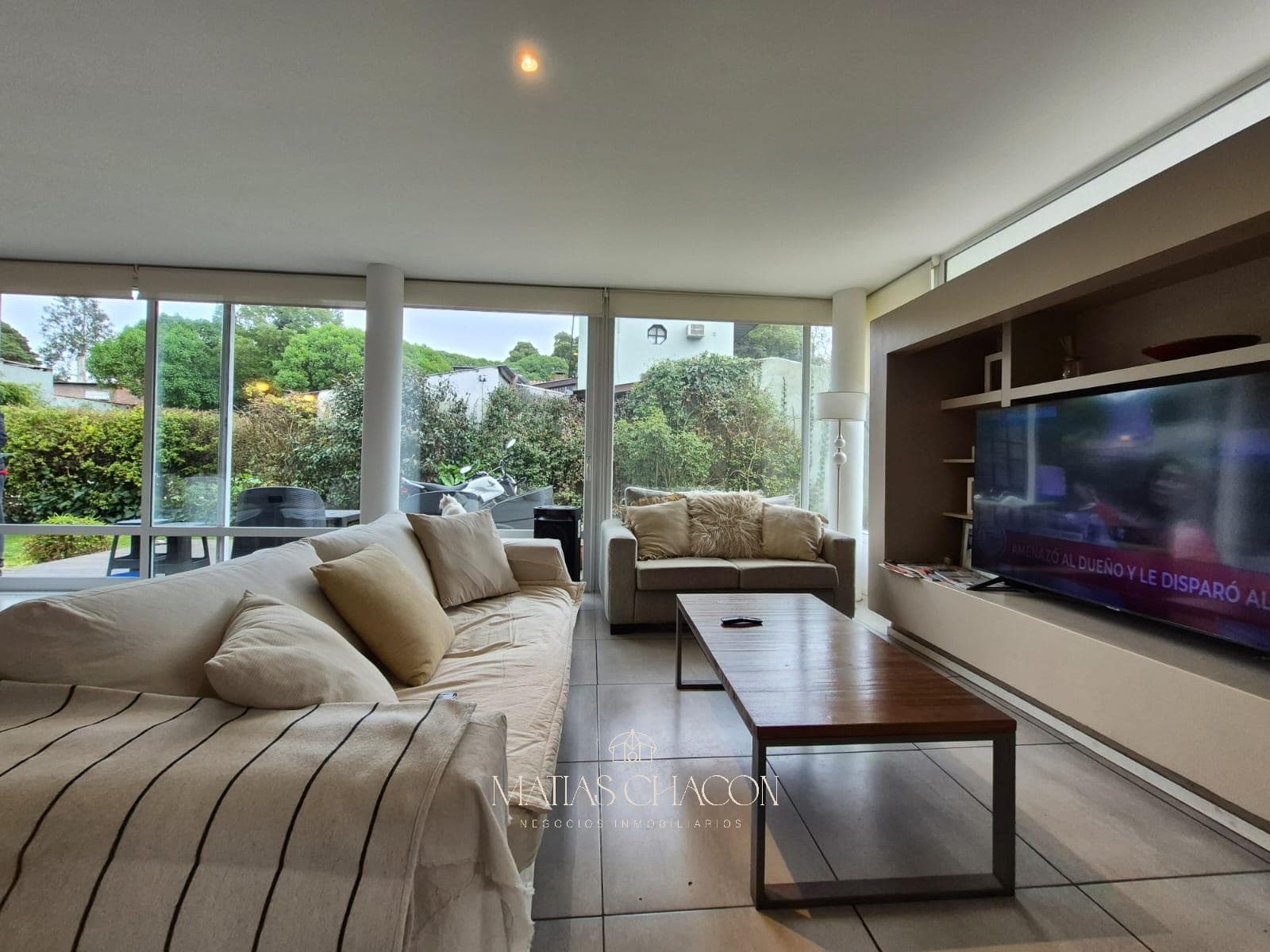 Excellent Modern 4-Room House with a Pool in Bosque Peralta Ramos