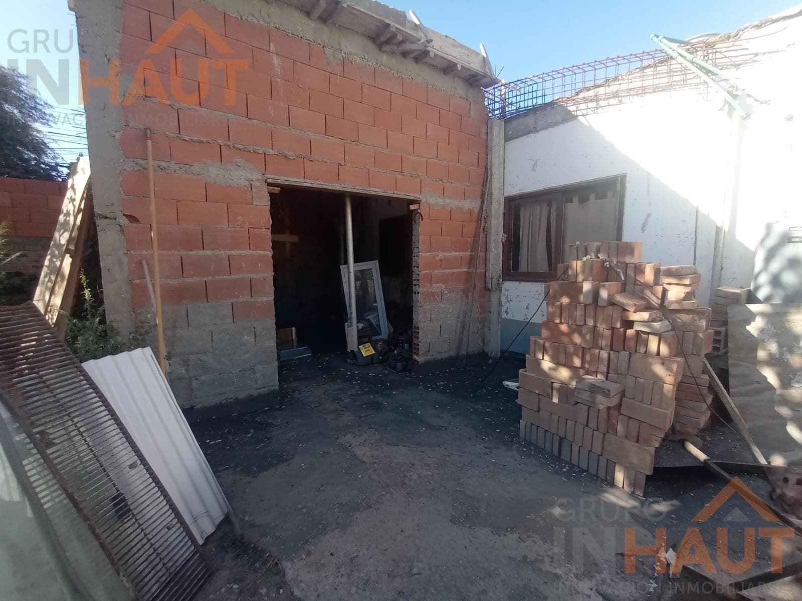 2-Bedroom House in an Urban Area