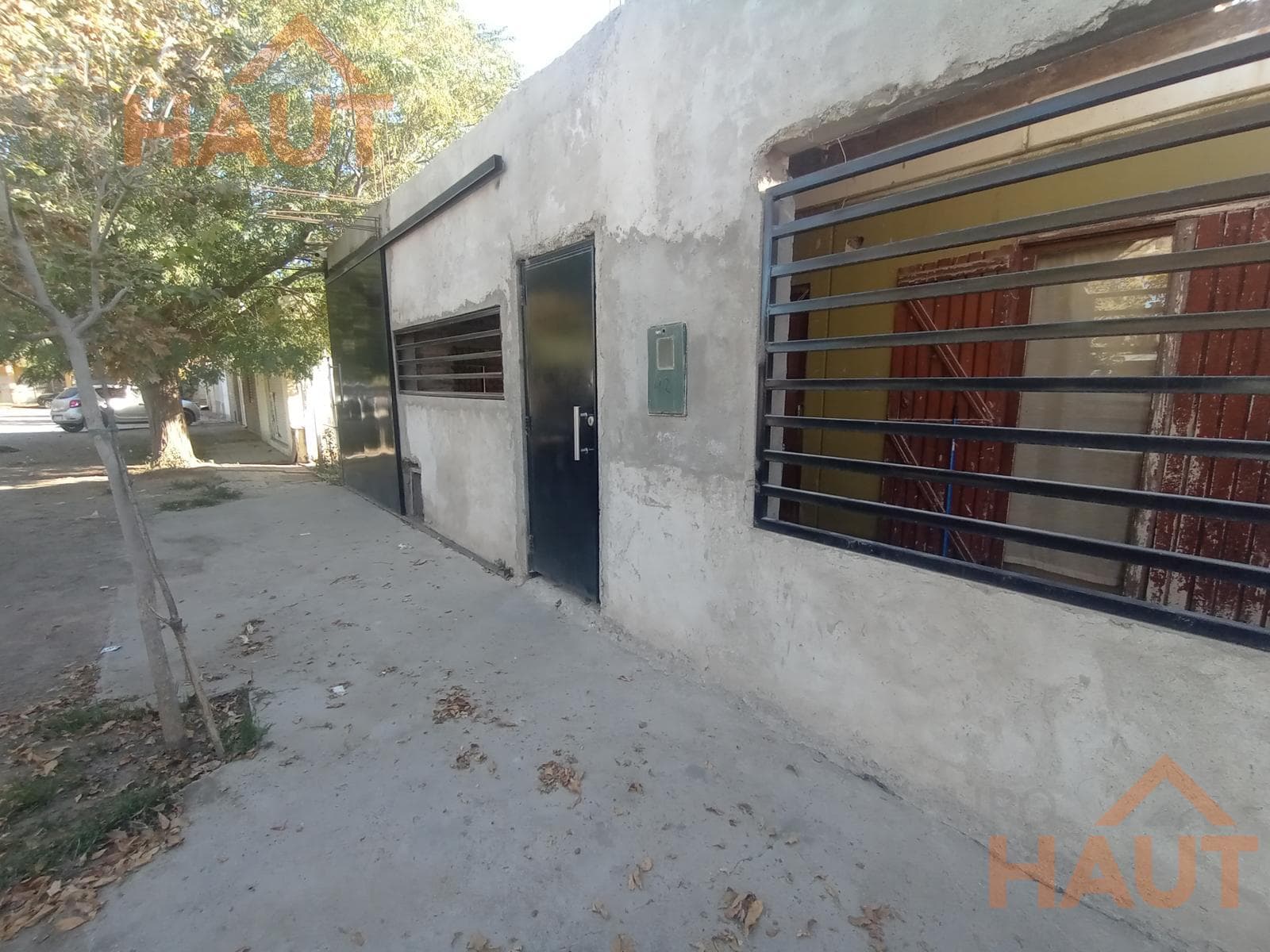 2-Bedroom House in an Urban Area