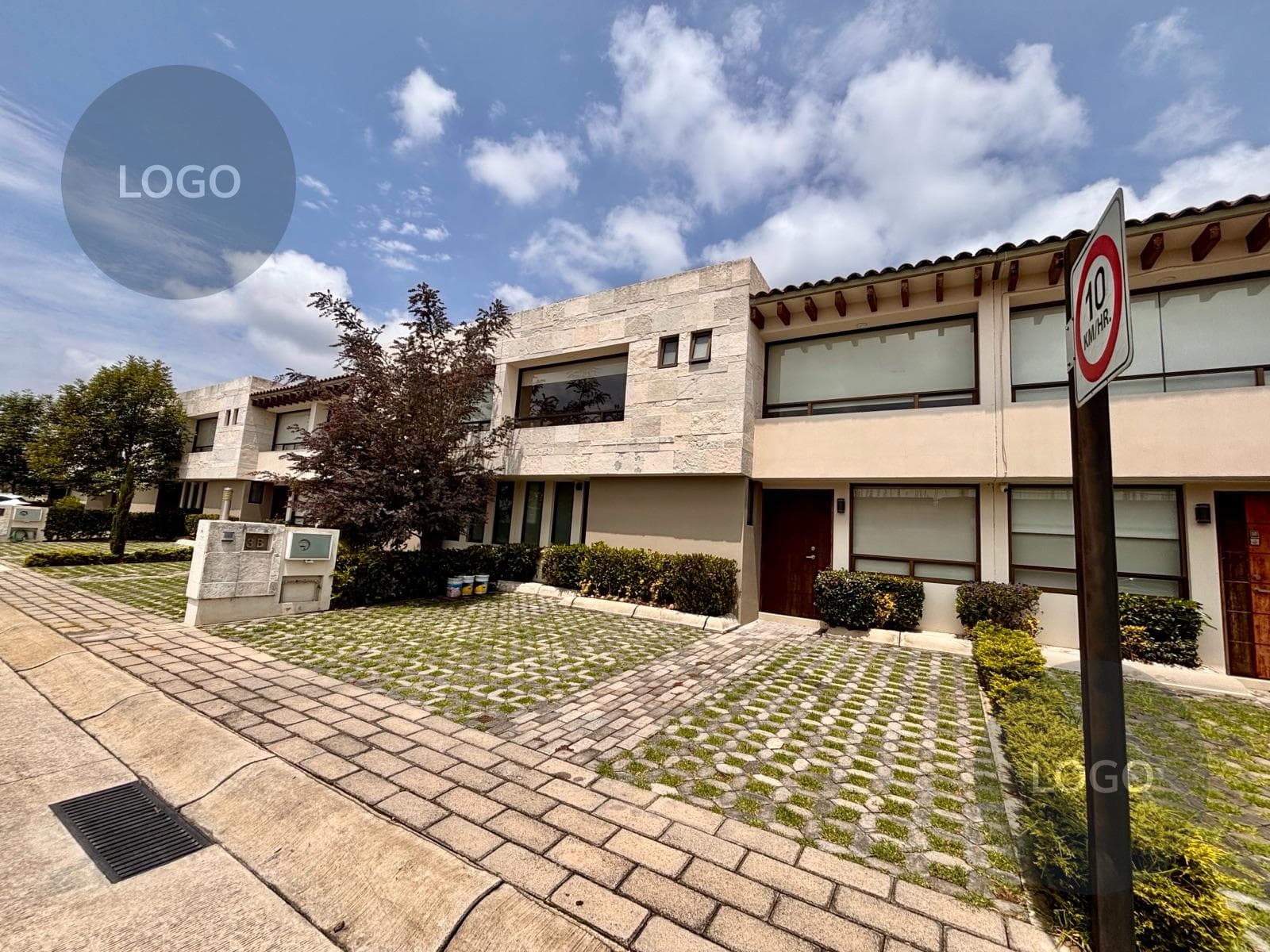 House in a Condominium Complex - Lomas Virreyes Subdivision