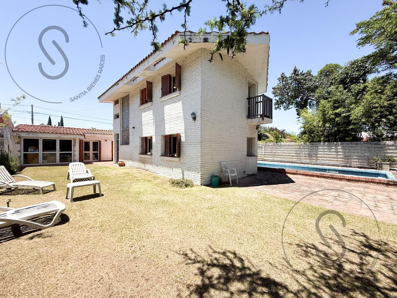 House in Cerro De Las Rosas