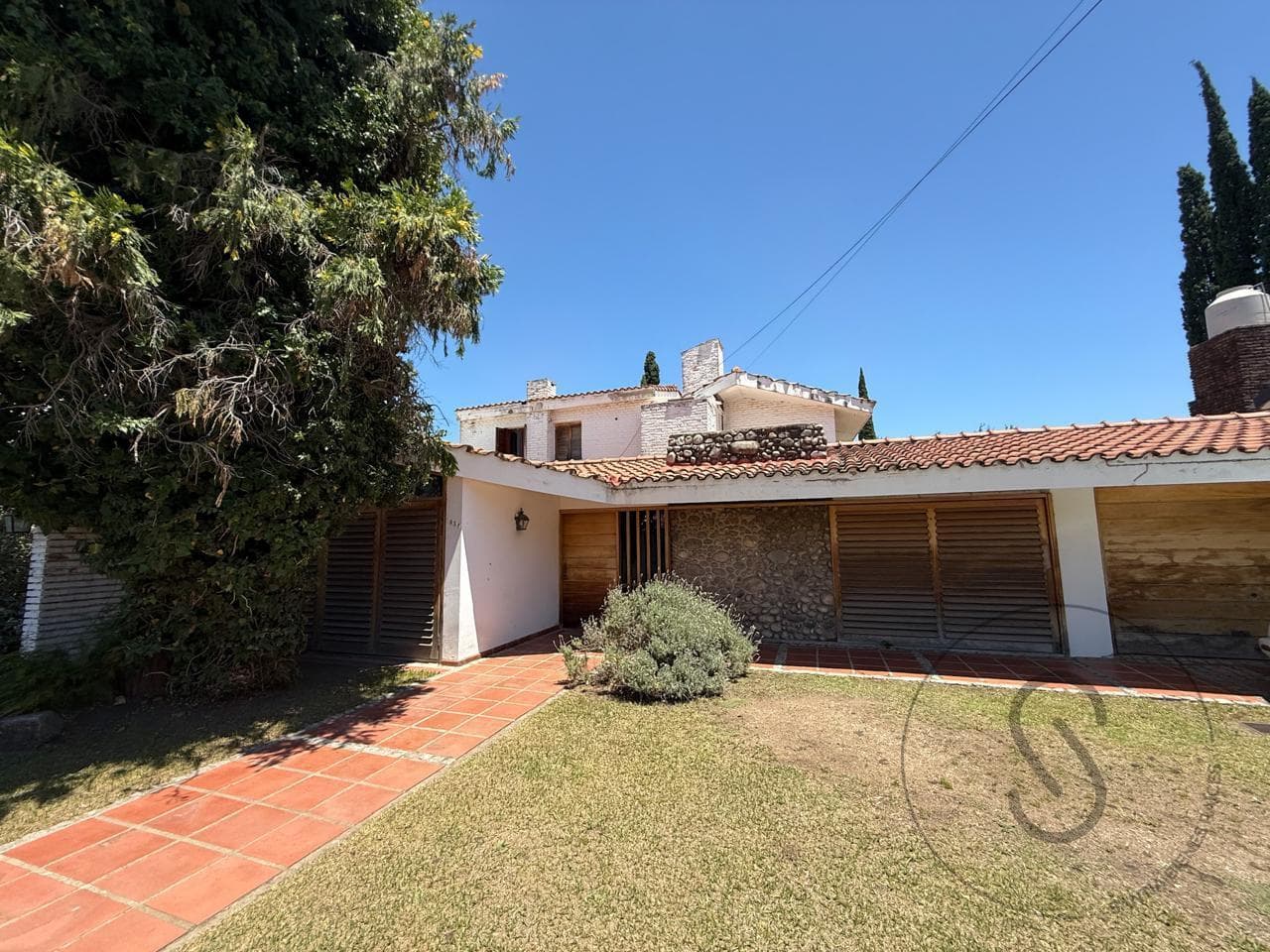 House in Cerro De Las Rosas