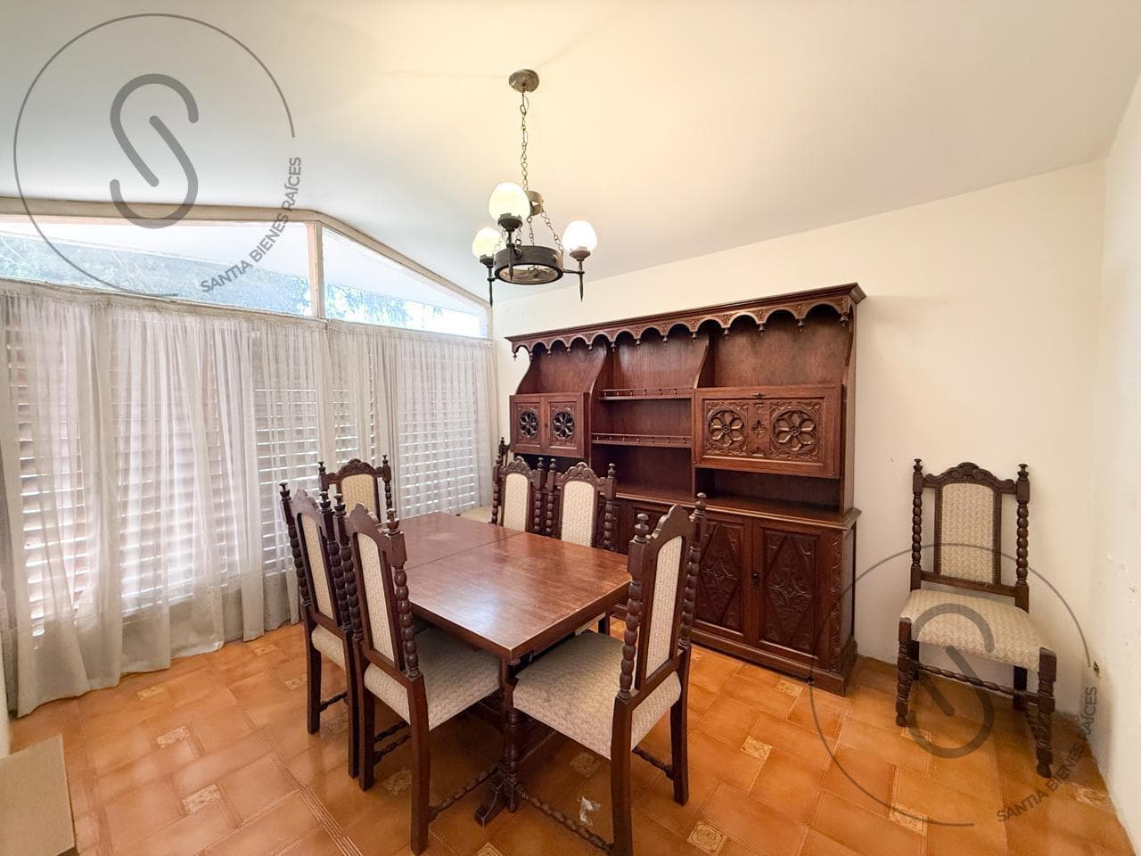 House in Cerro De Las Rosas