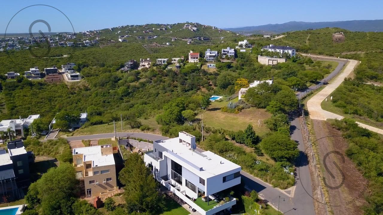 Land in Cinco Lomas