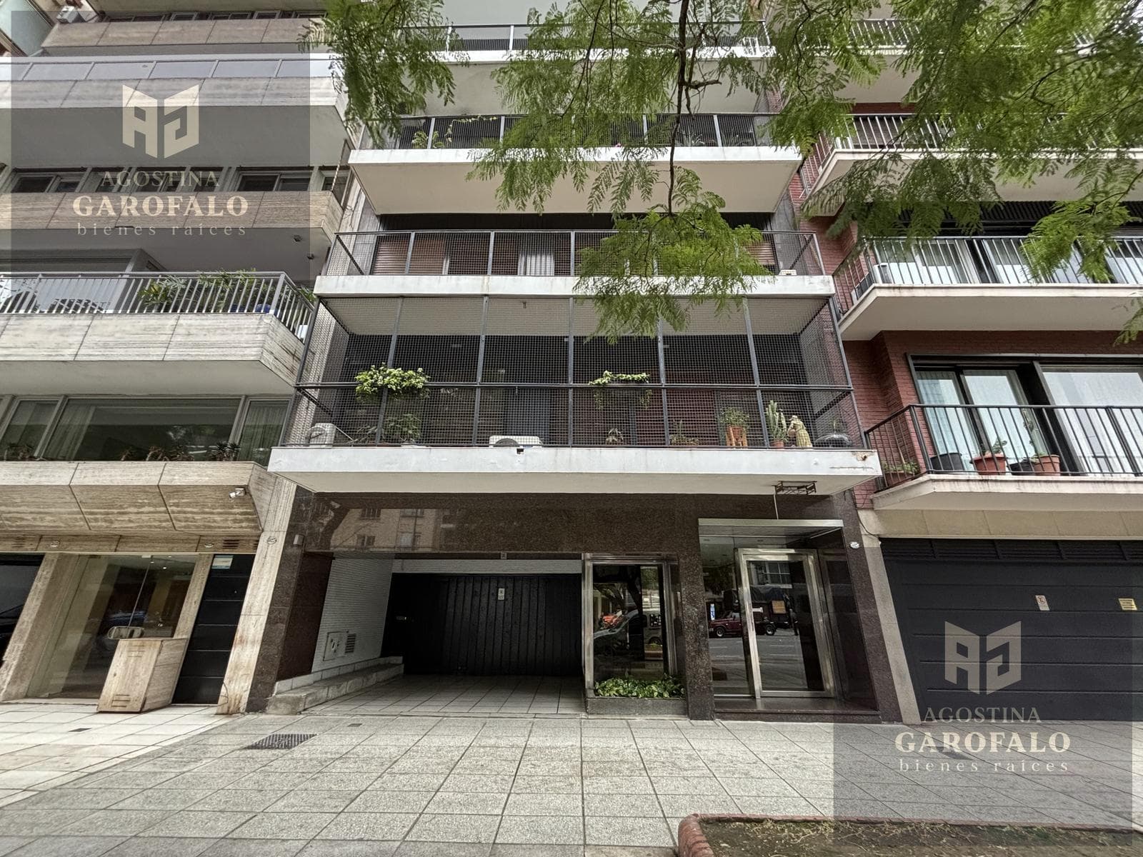Exclusive 4-room apartment for SALE in Palermo Chico, with a balcony and beautiful, unobstructed views