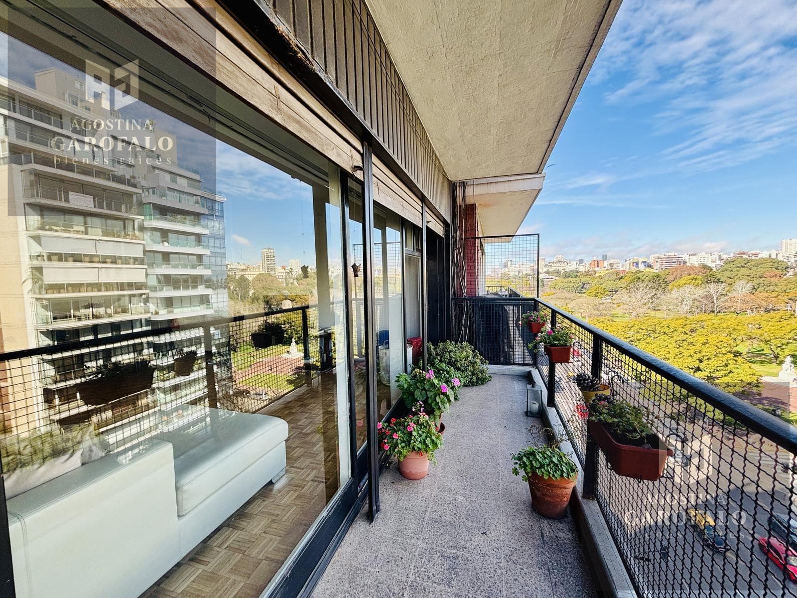Exclusive 4-room apartment for SALE in Palermo Chico, with a balcony and beautiful, unobstructed views