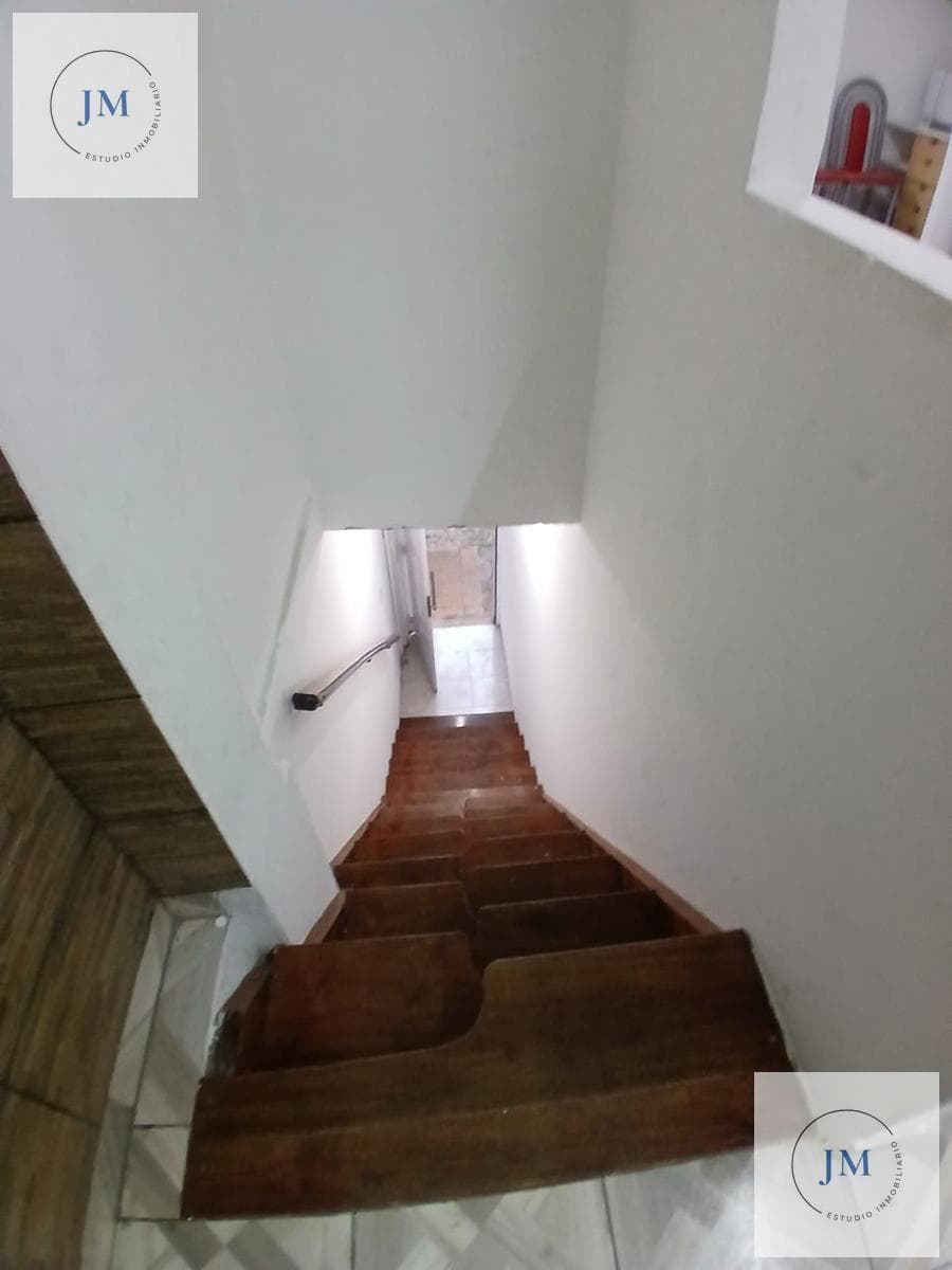 Spacious and bright studio apartment for rent in downtown Moreno! Just 3 blocks from the station.
