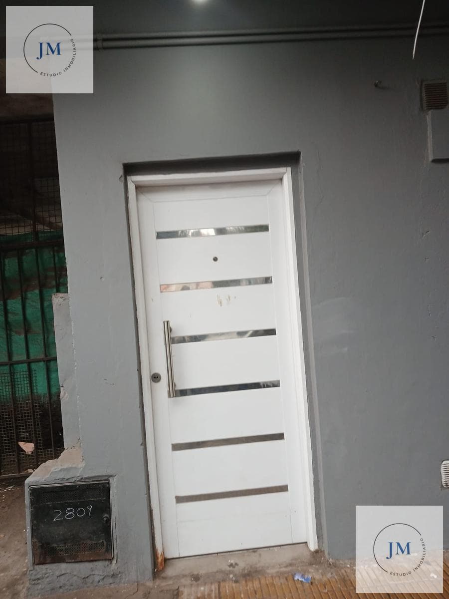 Spacious and bright studio apartment for rent in downtown Moreno! Just 3 blocks from the station.