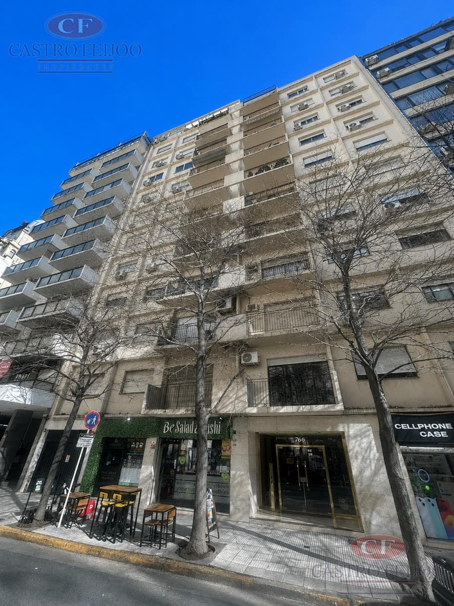 PROFESSIONAL APARTMENT - 700 Uruguay Street in Parque Las Heras - For Rent