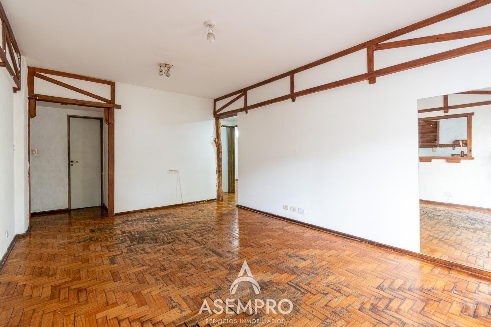 OPPORTUNITY TO RENOVATE IN CABALLITO SUR - 4-ROOM APARTMENT AT $1,739/M2