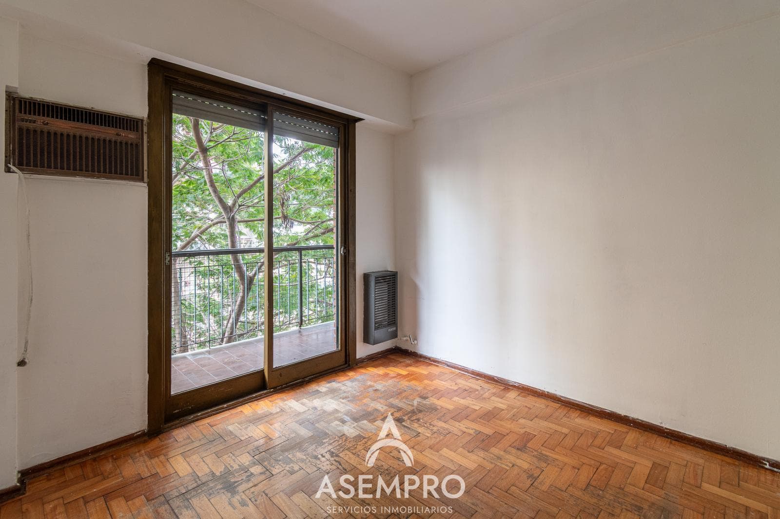 OPPORTUNITY TO RENOVATE IN CABALLITO SUR - 4-ROOM APARTMENT AT $1,739/M2