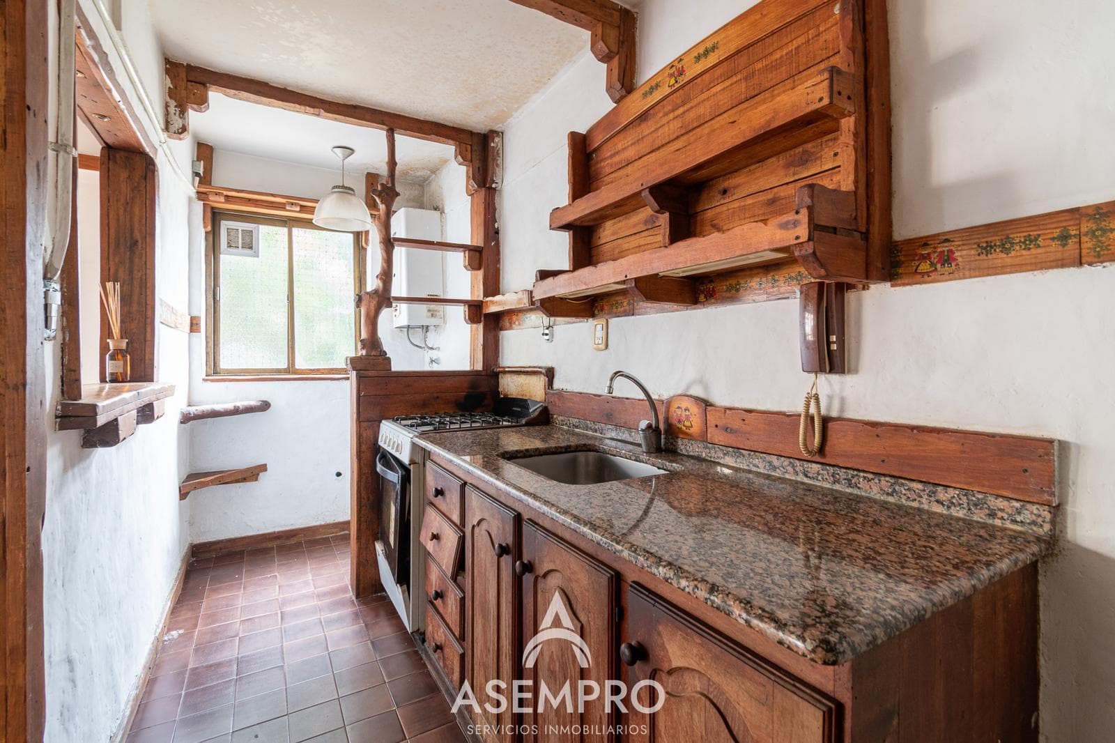 OPPORTUNITY TO RENOVATE IN CABALLITO SUR - 4-ROOM APARTMENT AT $1,739/M2