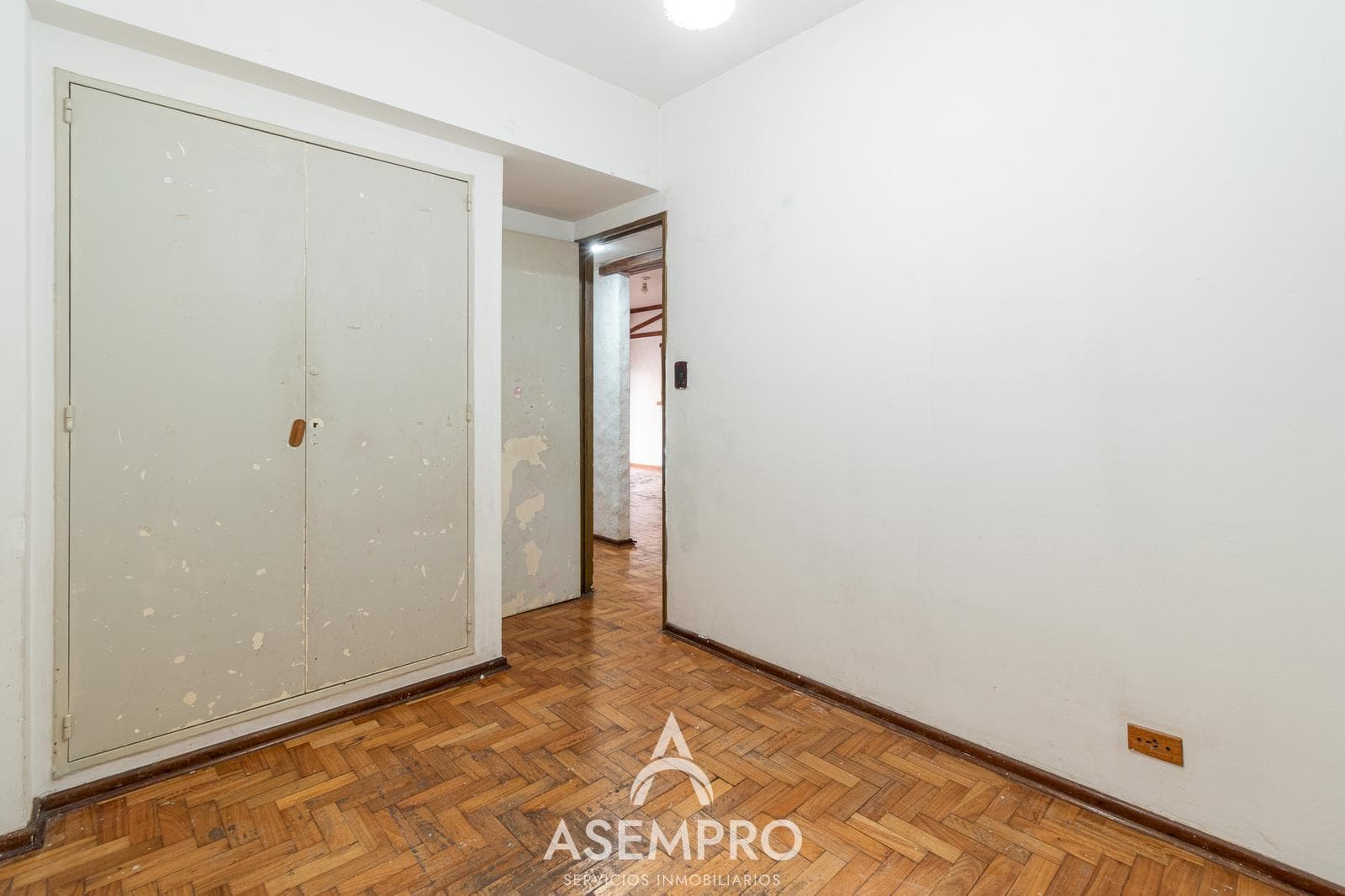 OPPORTUNITY TO RENOVATE IN CABALLITO SUR - 4-ROOM APARTMENT AT $1,739/M2