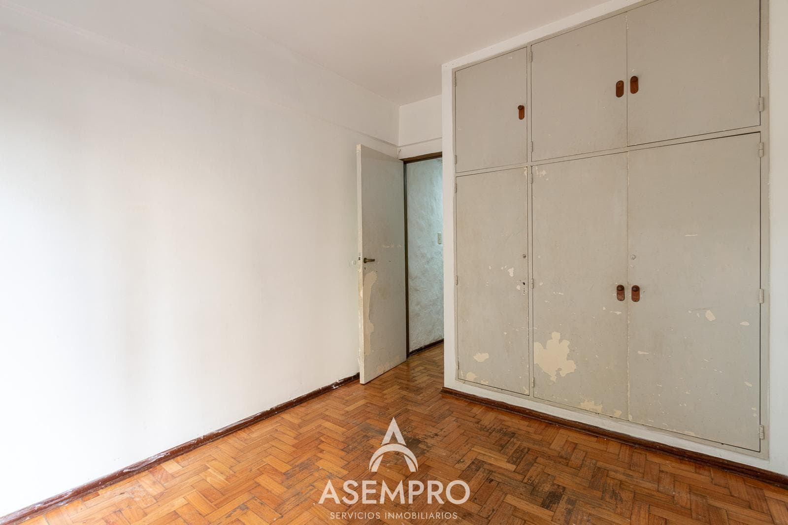 OPPORTUNITY TO RENOVATE IN CABALLITO SUR - 4-ROOM APARTMENT AT $1,739/M2