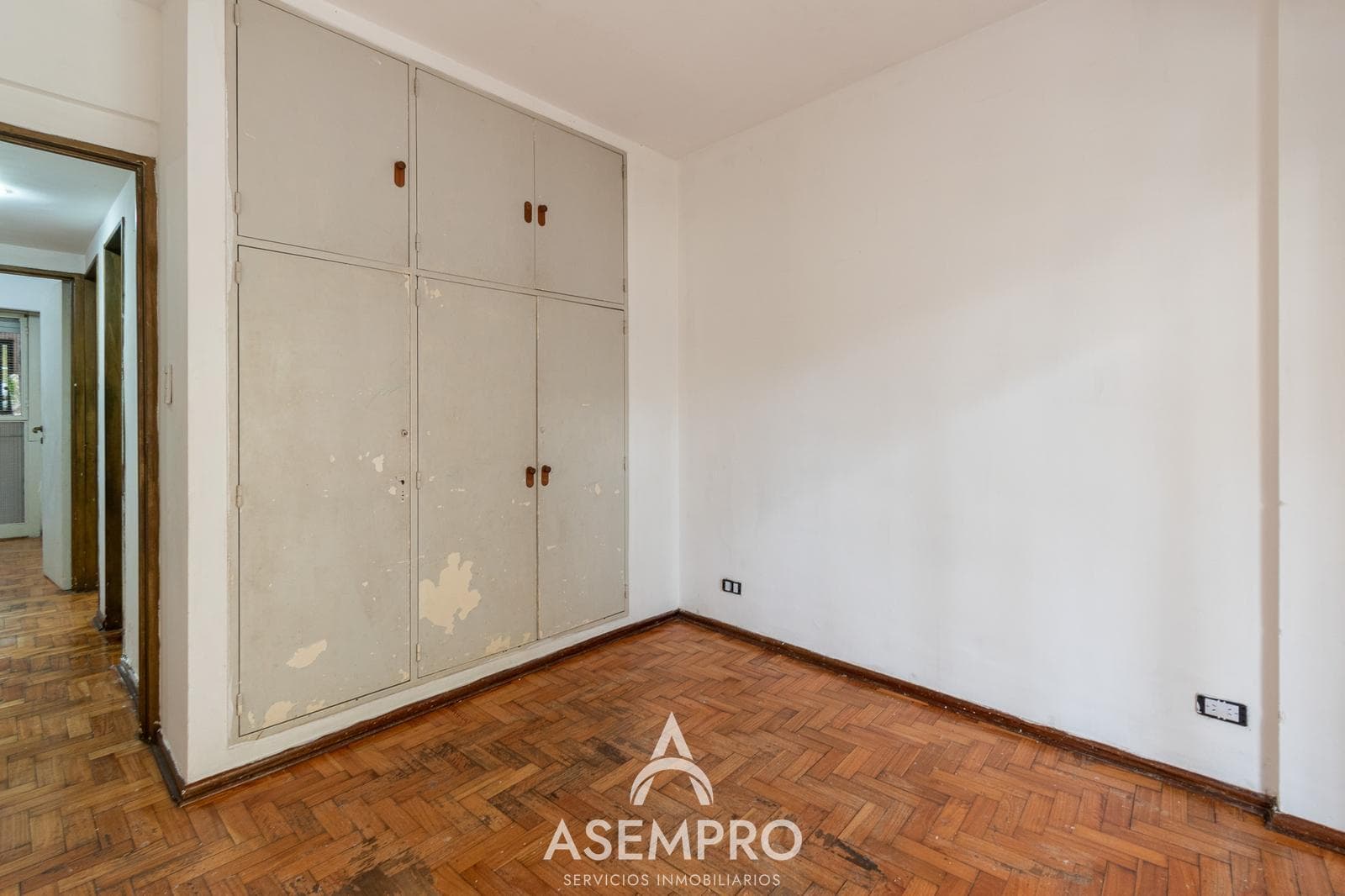 OPPORTUNITY TO RENOVATE IN CABALLITO SUR - 4-ROOM APARTMENT AT $1,739/M2