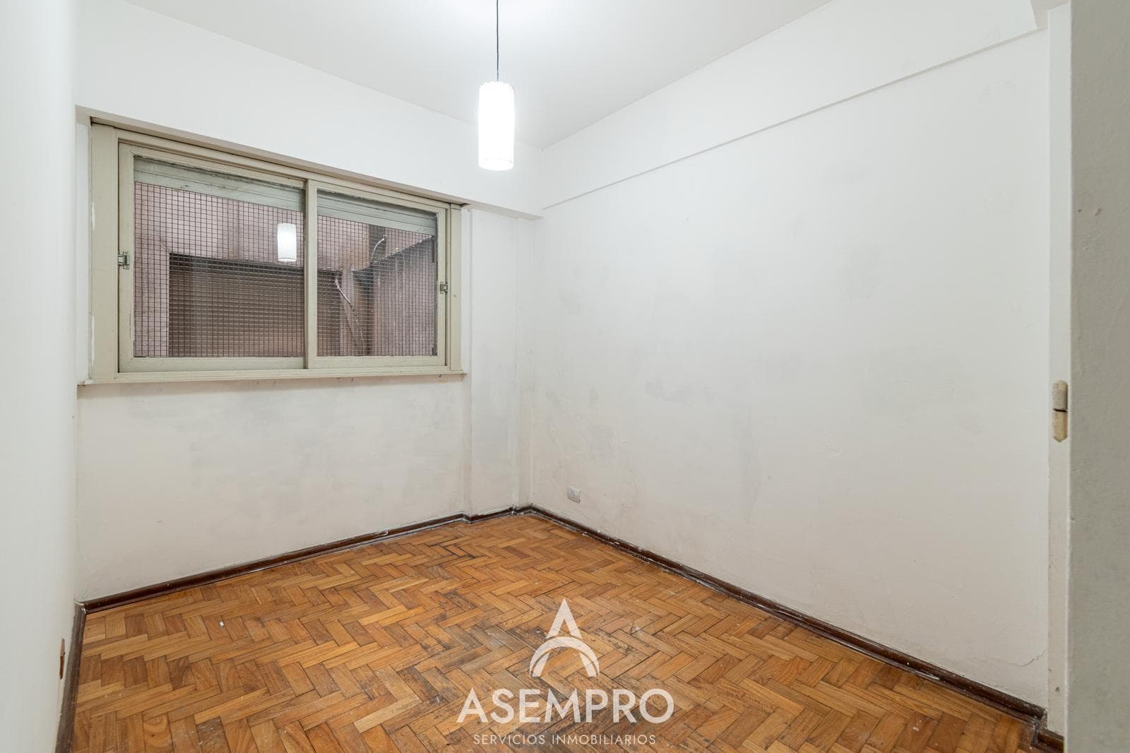 OPPORTUNITY TO RENOVATE IN CABALLITO SUR - 4-ROOM APARTMENT AT $1,739/M2