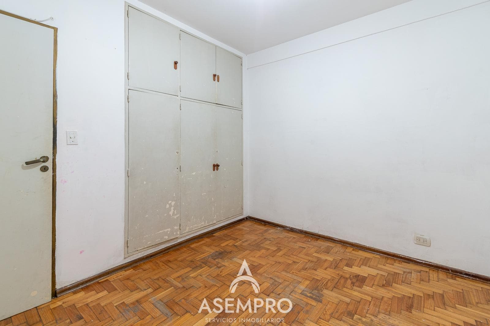 OPPORTUNITY TO RENOVATE IN CABALLITO SUR - 4-ROOM APARTMENT AT $1,739/M2