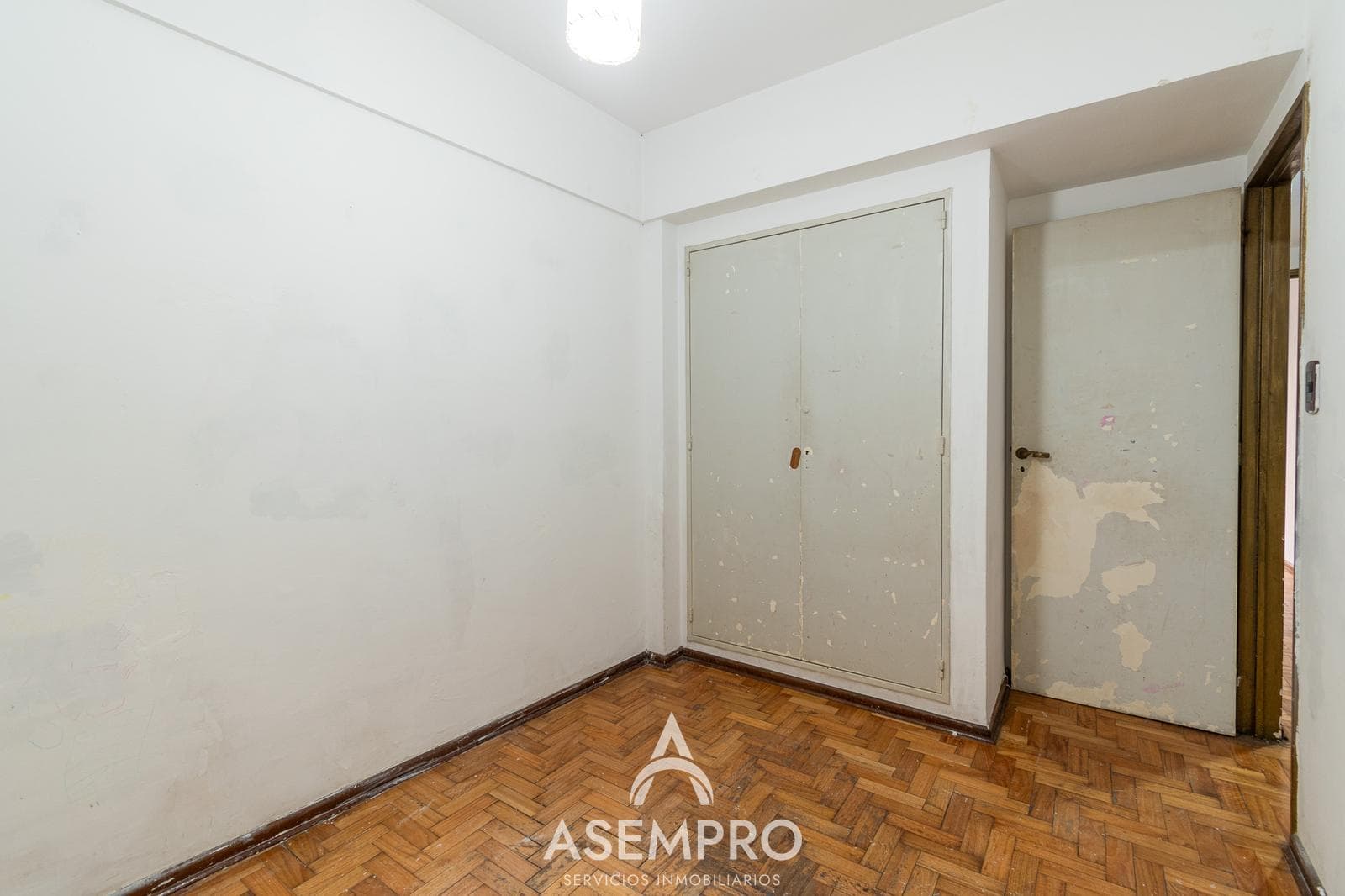 OPPORTUNITY TO RENOVATE IN CABALLITO SUR - 4-ROOM APARTMENT AT $1,739/M2