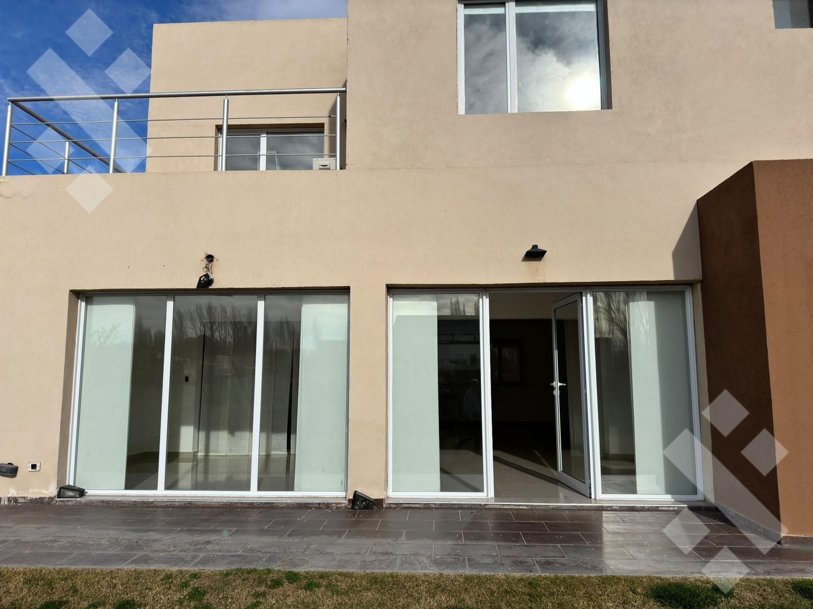 For Rent | Executive-Level Home | 3 Bedrooms | Sauces del Limay Neighborhood | Neuquén