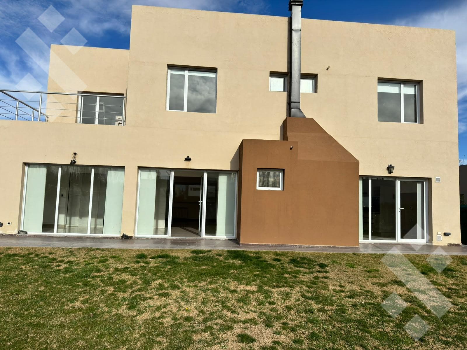 For Rent | Executive-Level Home | 3 Bedrooms | Sauces del Limay Neighborhood | Neuquén