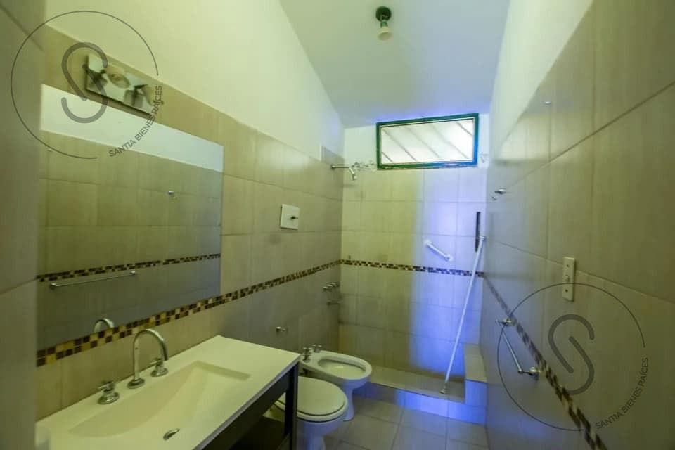 Venta Casa 4 dorm - Zona Cerro de las Rosas