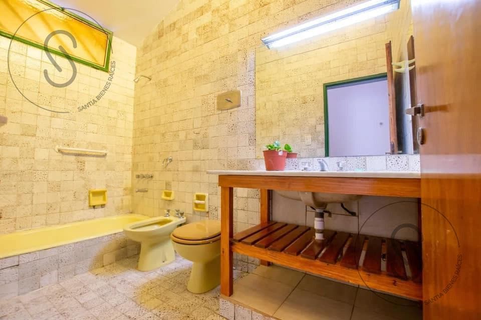 Venta Casa 4 dorm - Zona Cerro de las Rosas