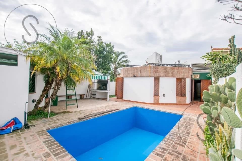 Venta Casa 4 dorm - Zona Cerro de las Rosas