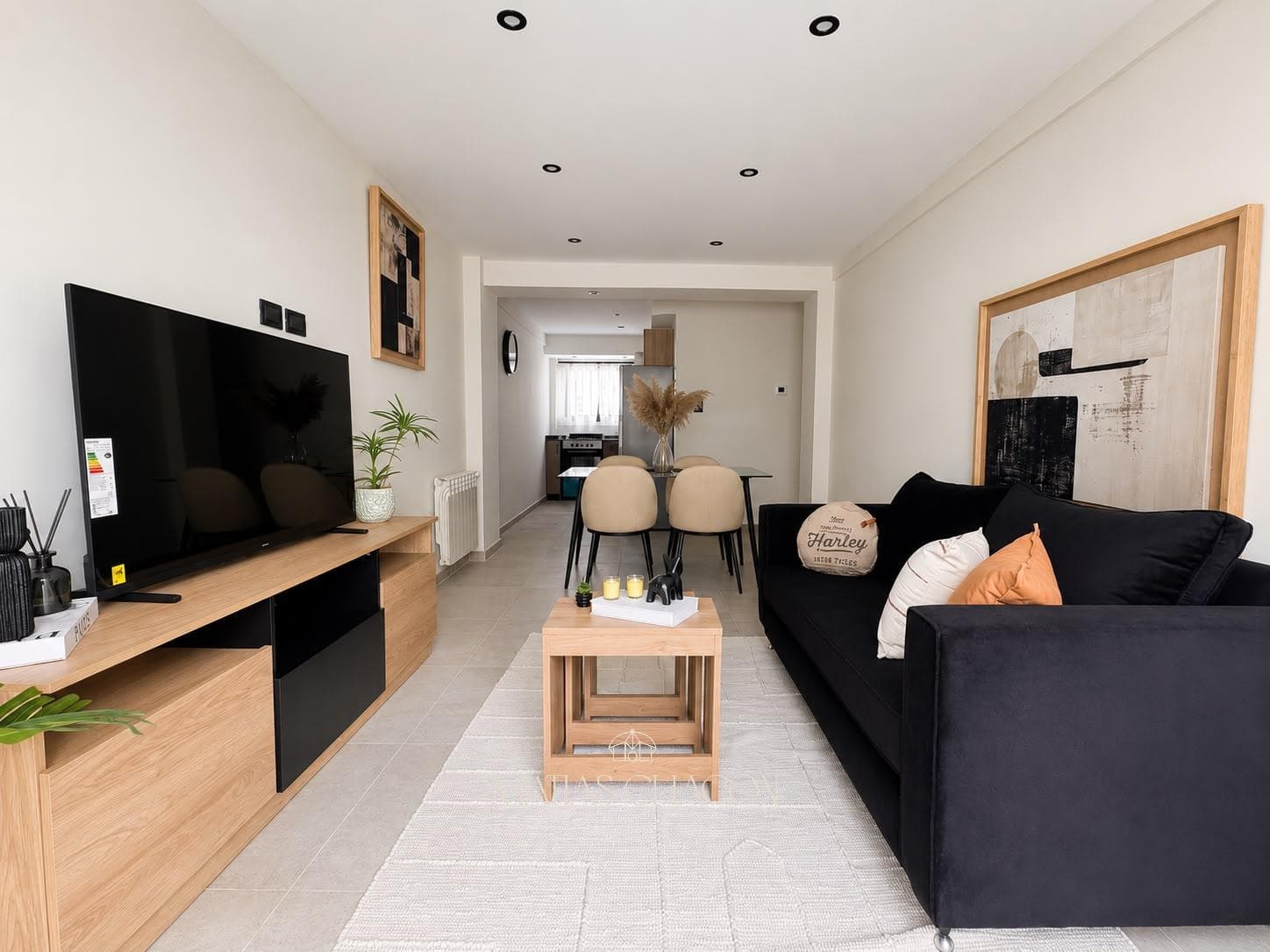 3-room apartment facing the street, completely renovated to look brand new